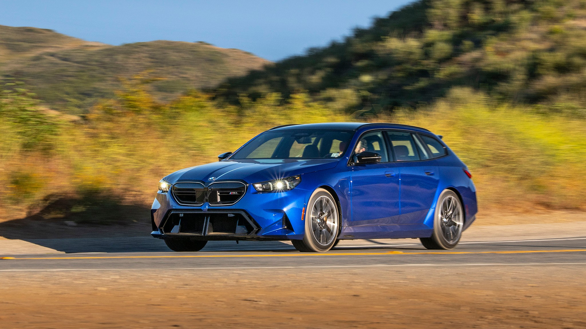 003 2025 BMW M5 Comparo