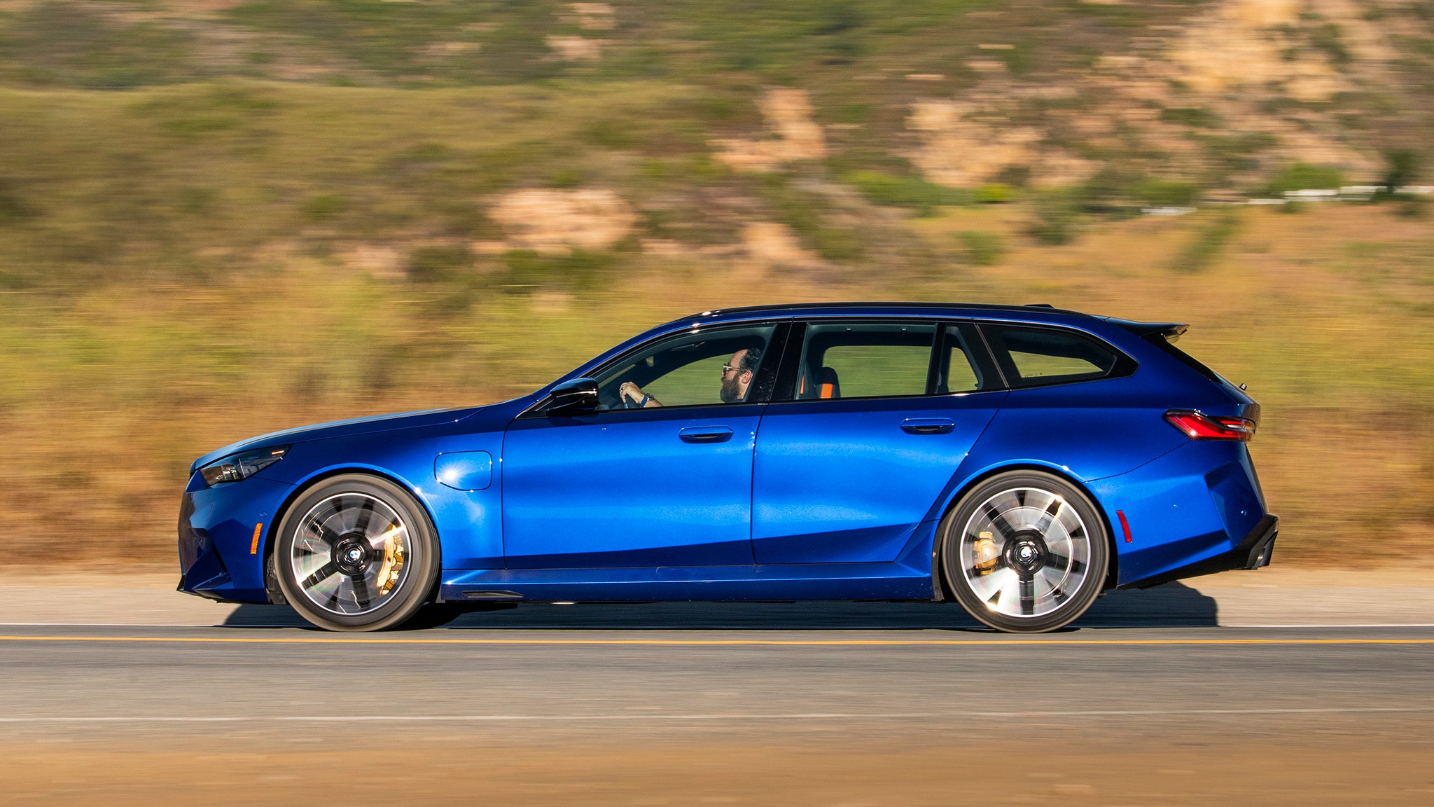 001 2025 BMW M5 Comparo