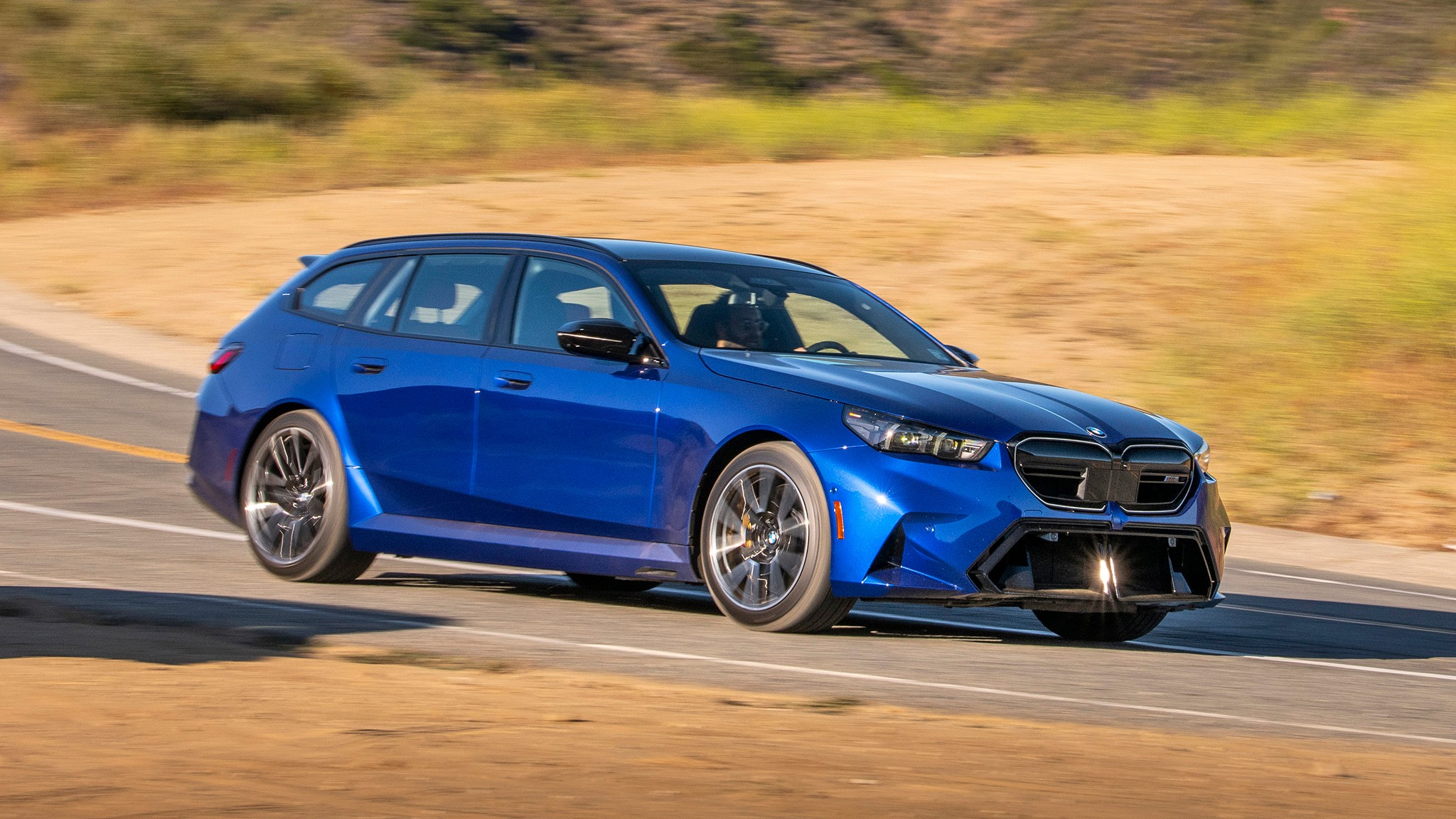 002 2025 BMW M5 Comparo