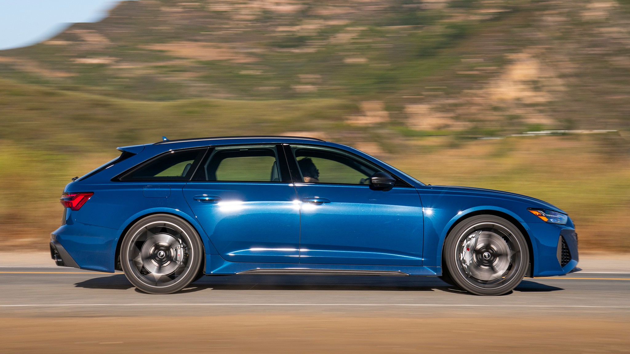 005 2025 Audi RS6 Comparo