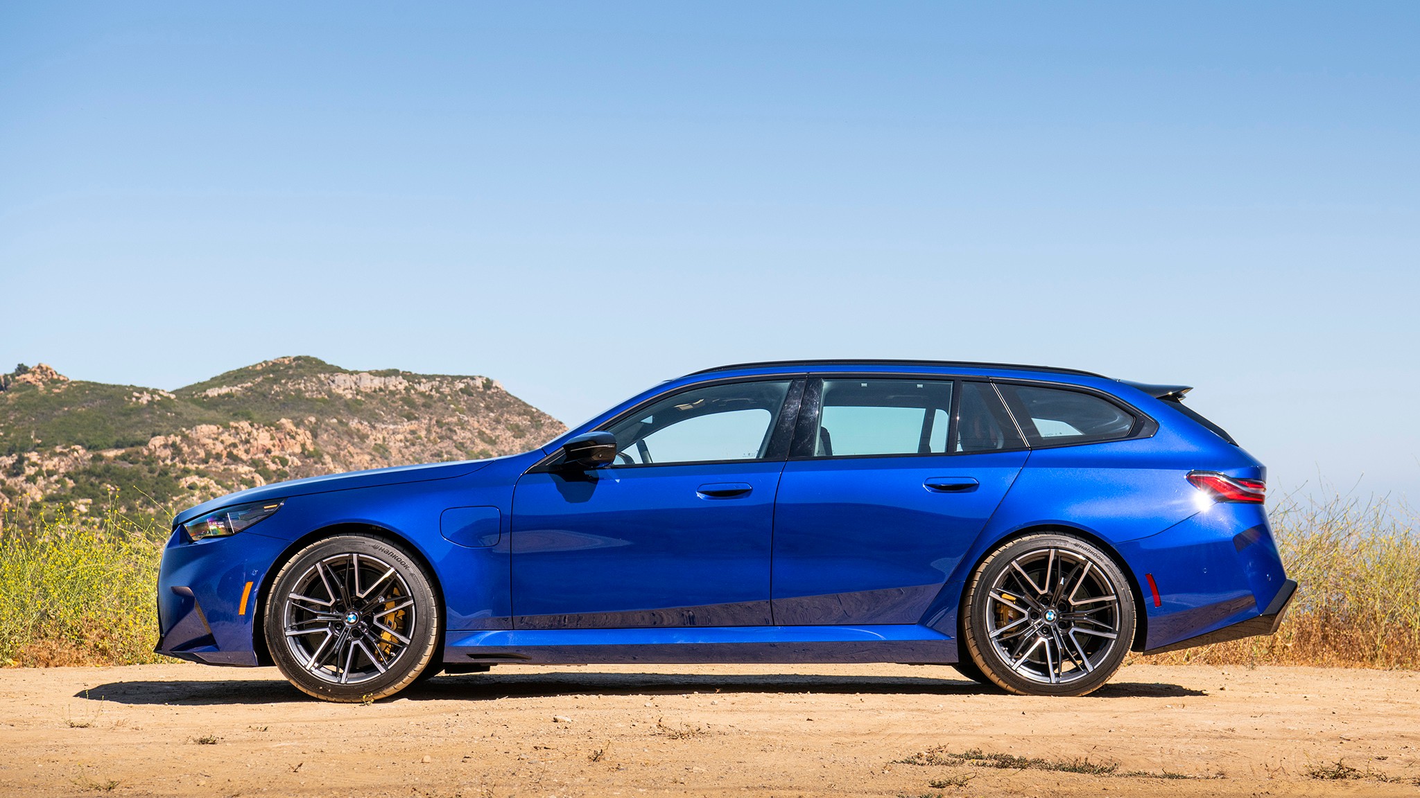 021 2025 BMW M5 Comparo