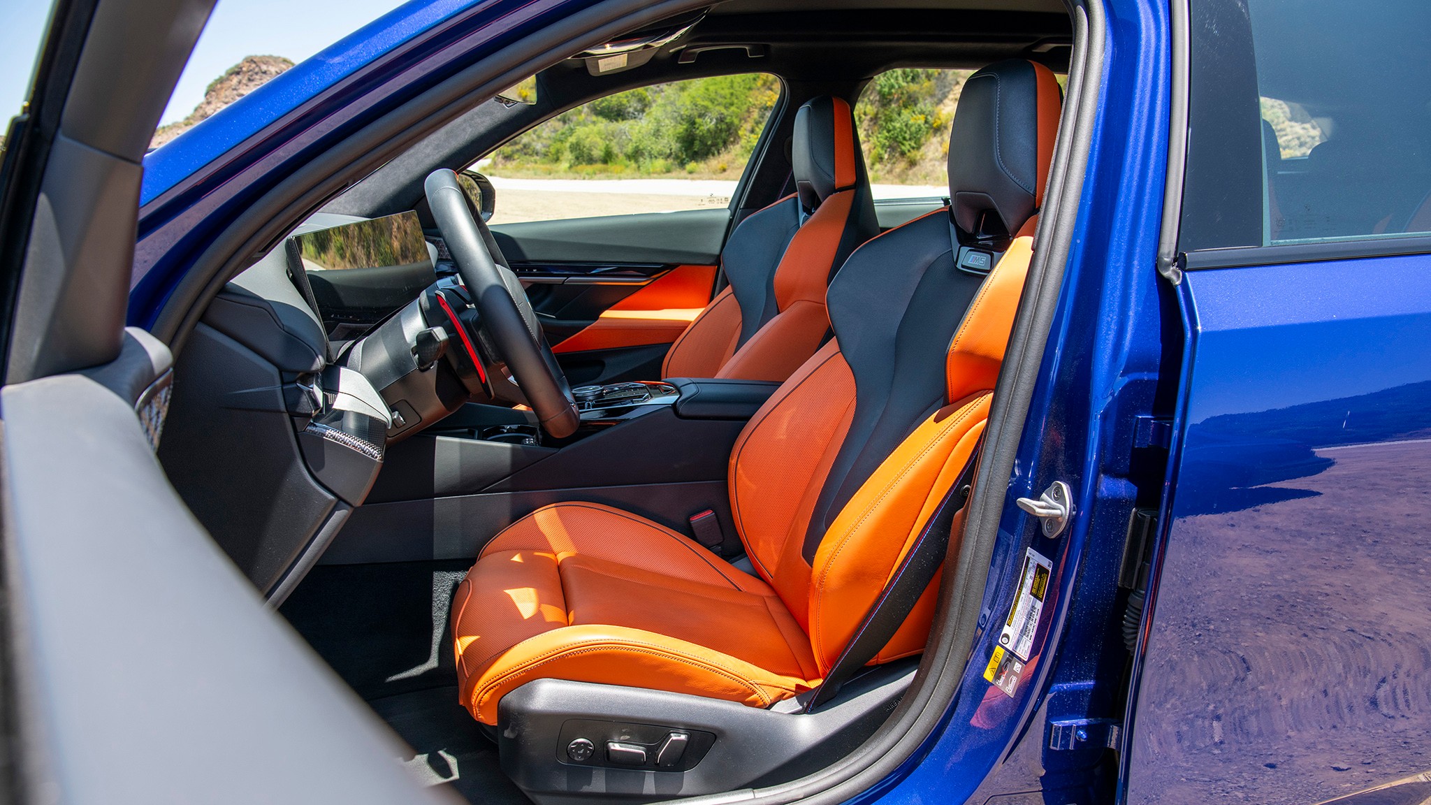 030 2025 BMW M5 Comparo