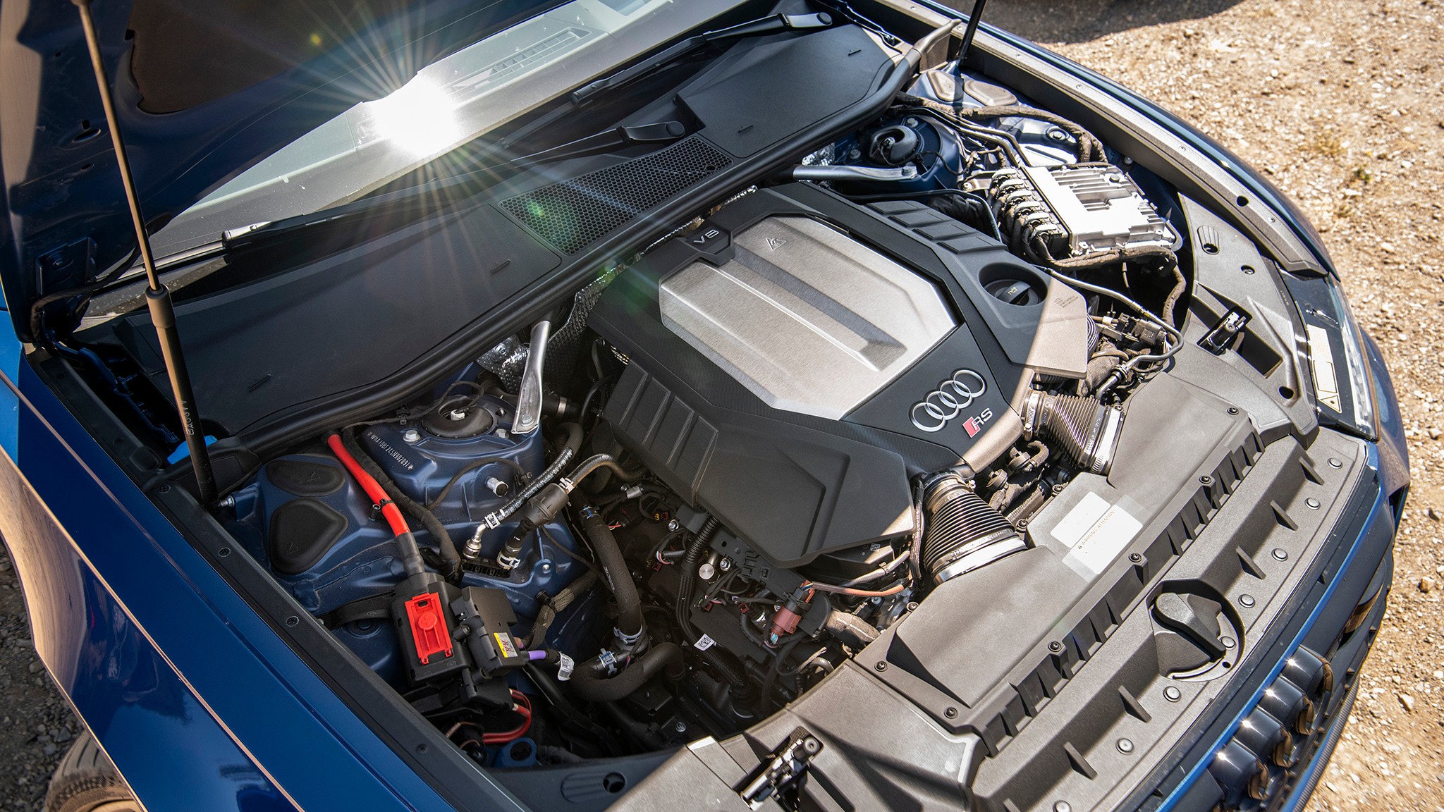 038 2025 Audi RS6 Comparo