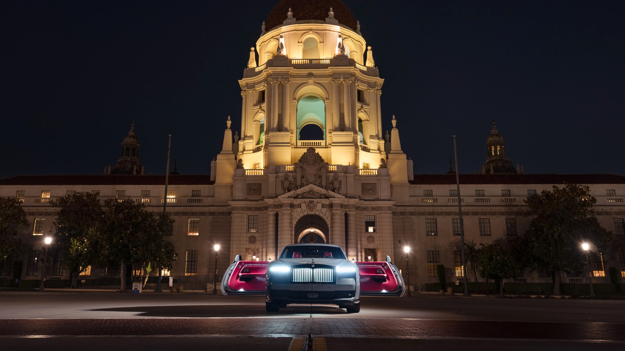 002 2025 Rolls Royce Spectre Black Badge Web