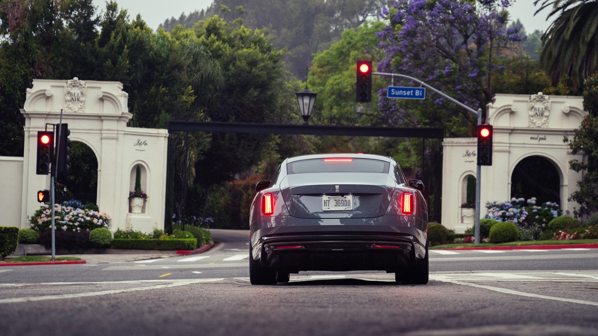 016 2025 Rolls Royce Spectre Black Badge Web