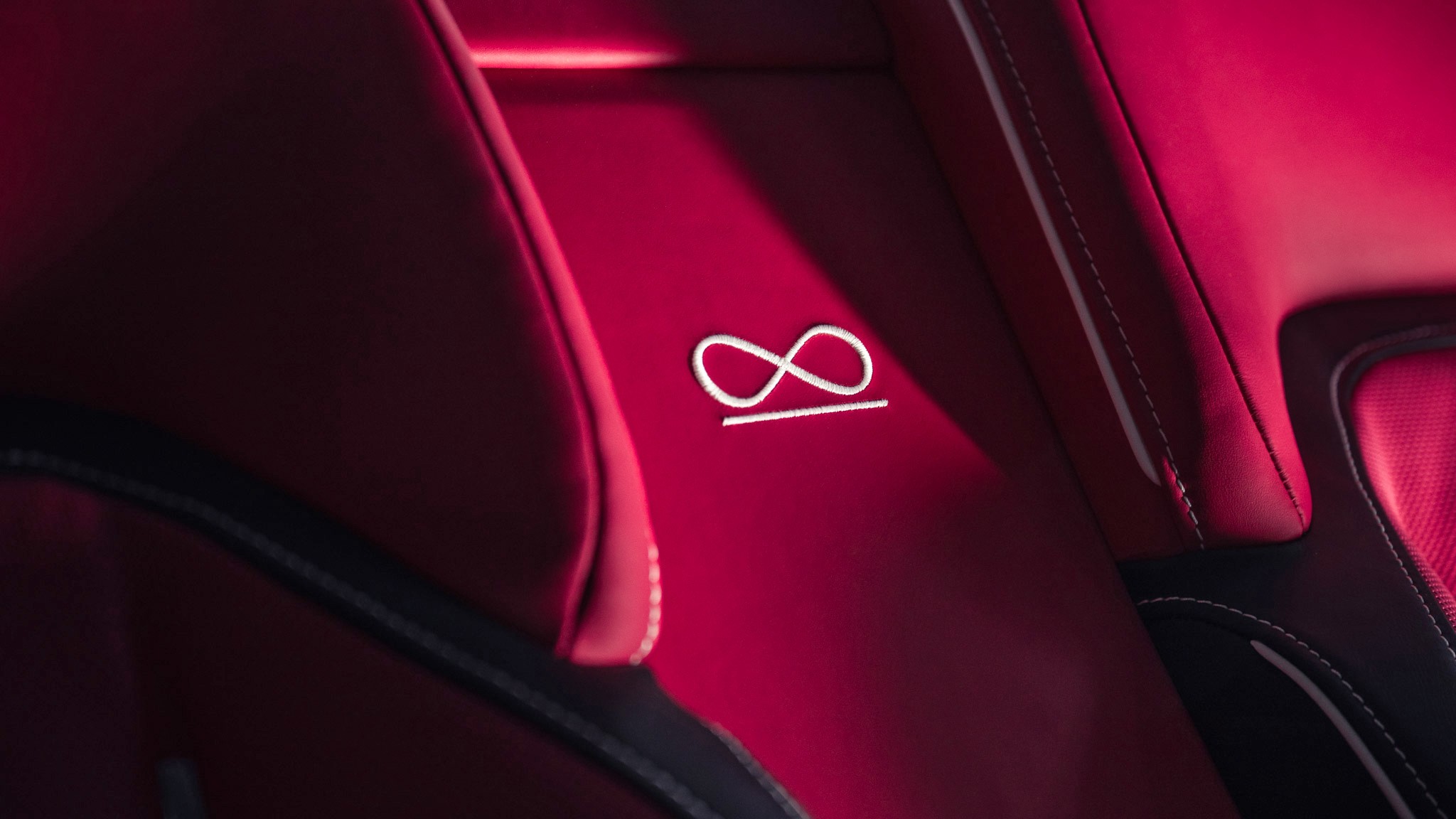 038 2025 Rolls Royce Spectre Black Badge Web