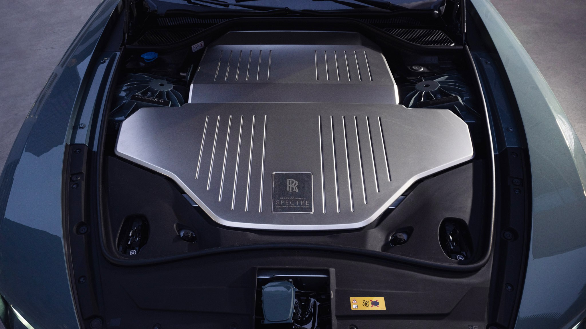 040 2025 Rolls Royce Spectre Black Badge Web