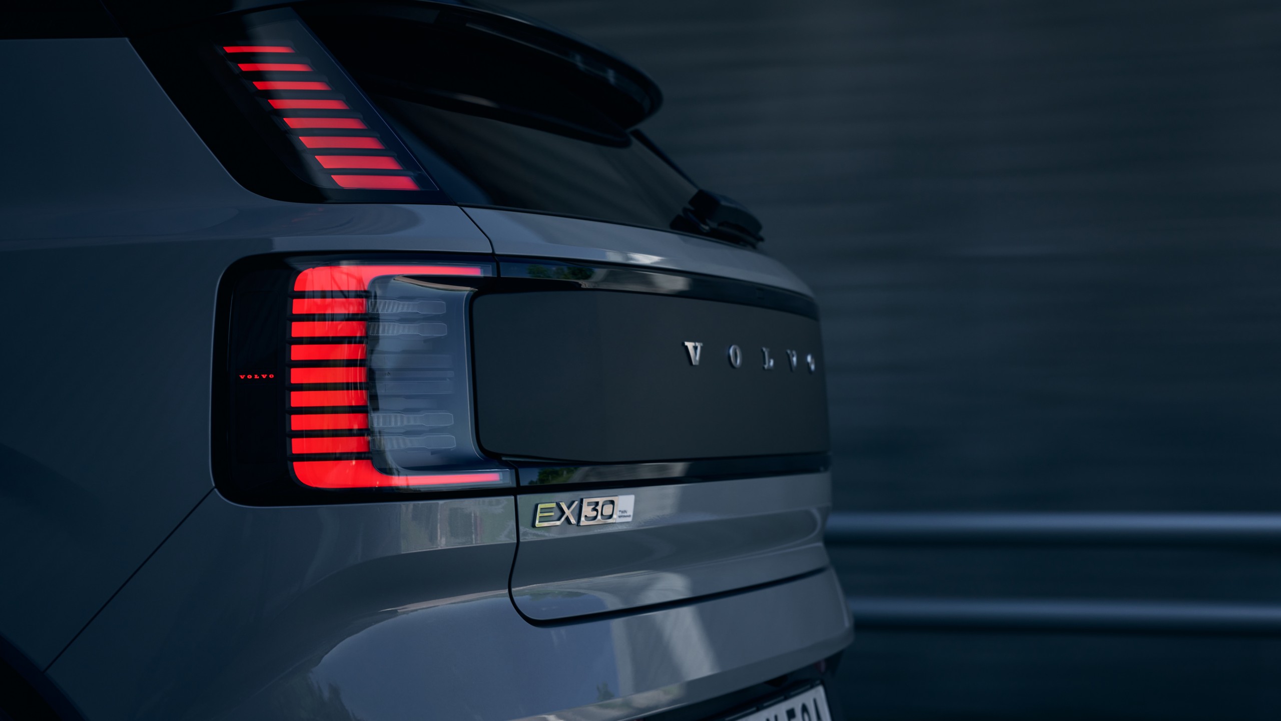 2026 Volvo EX30 Cross Country 7