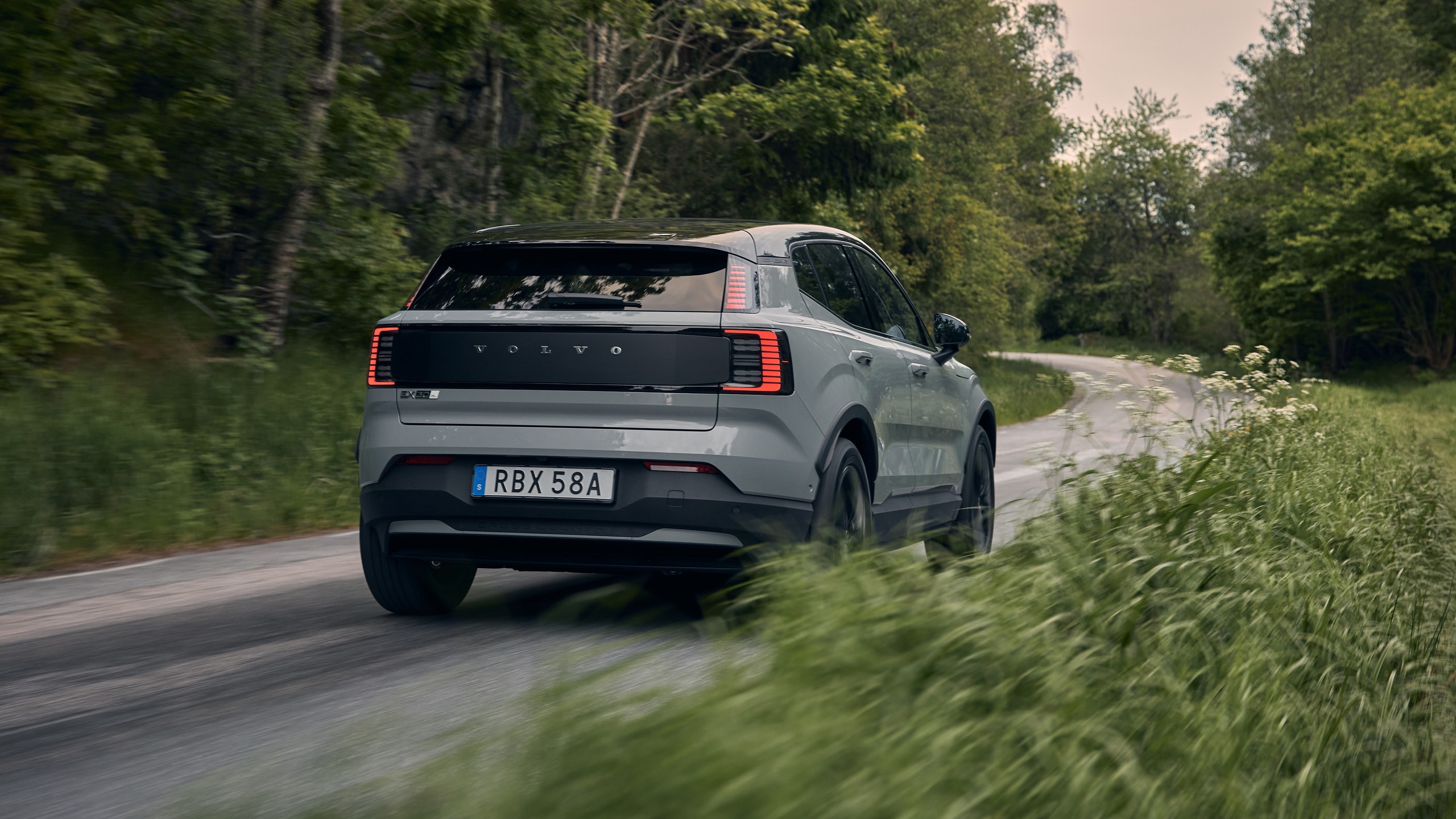 2026 Volvo EX30 Cross Country 12