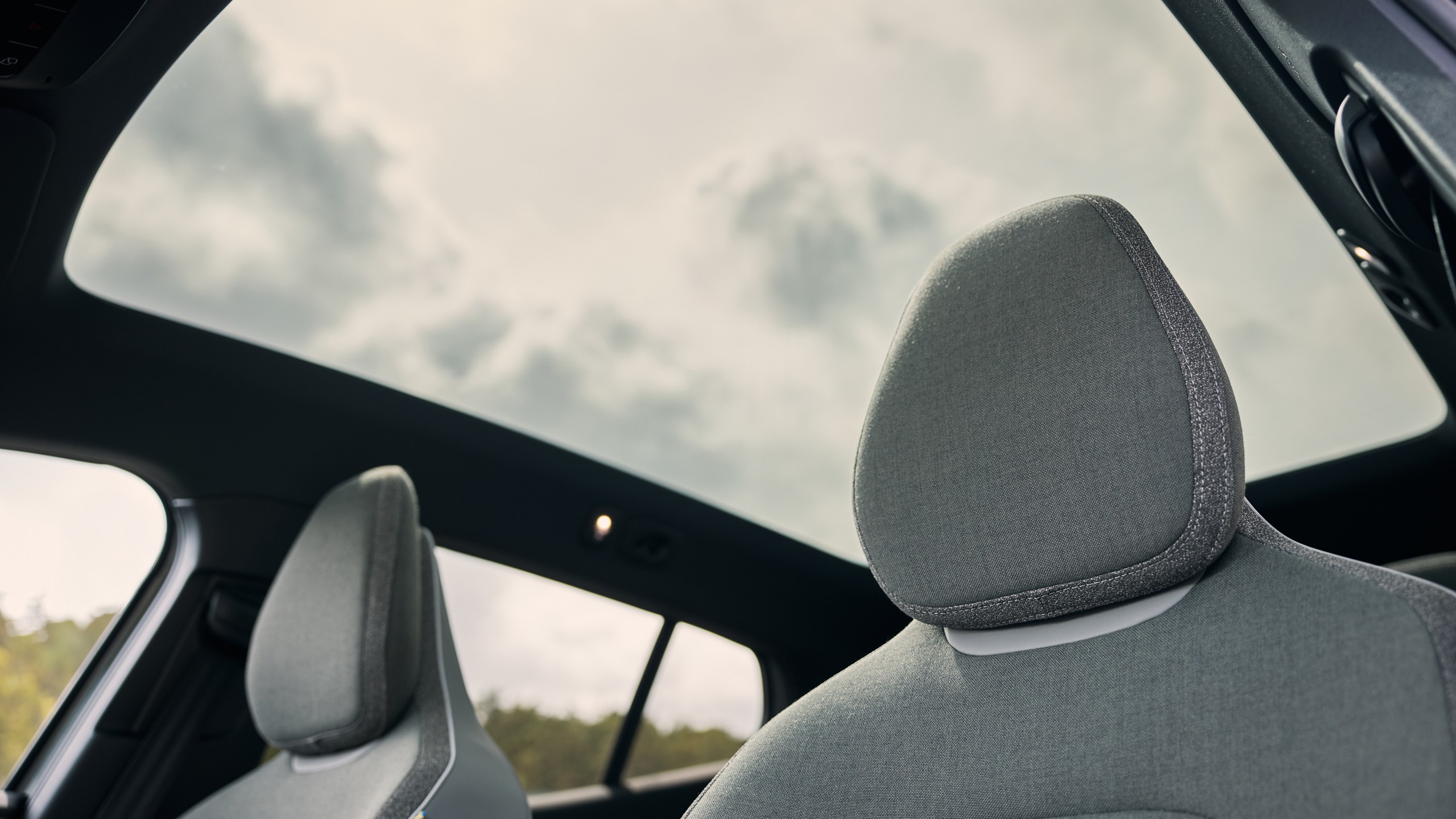 2026 Volvo EX30 Cross Country 16