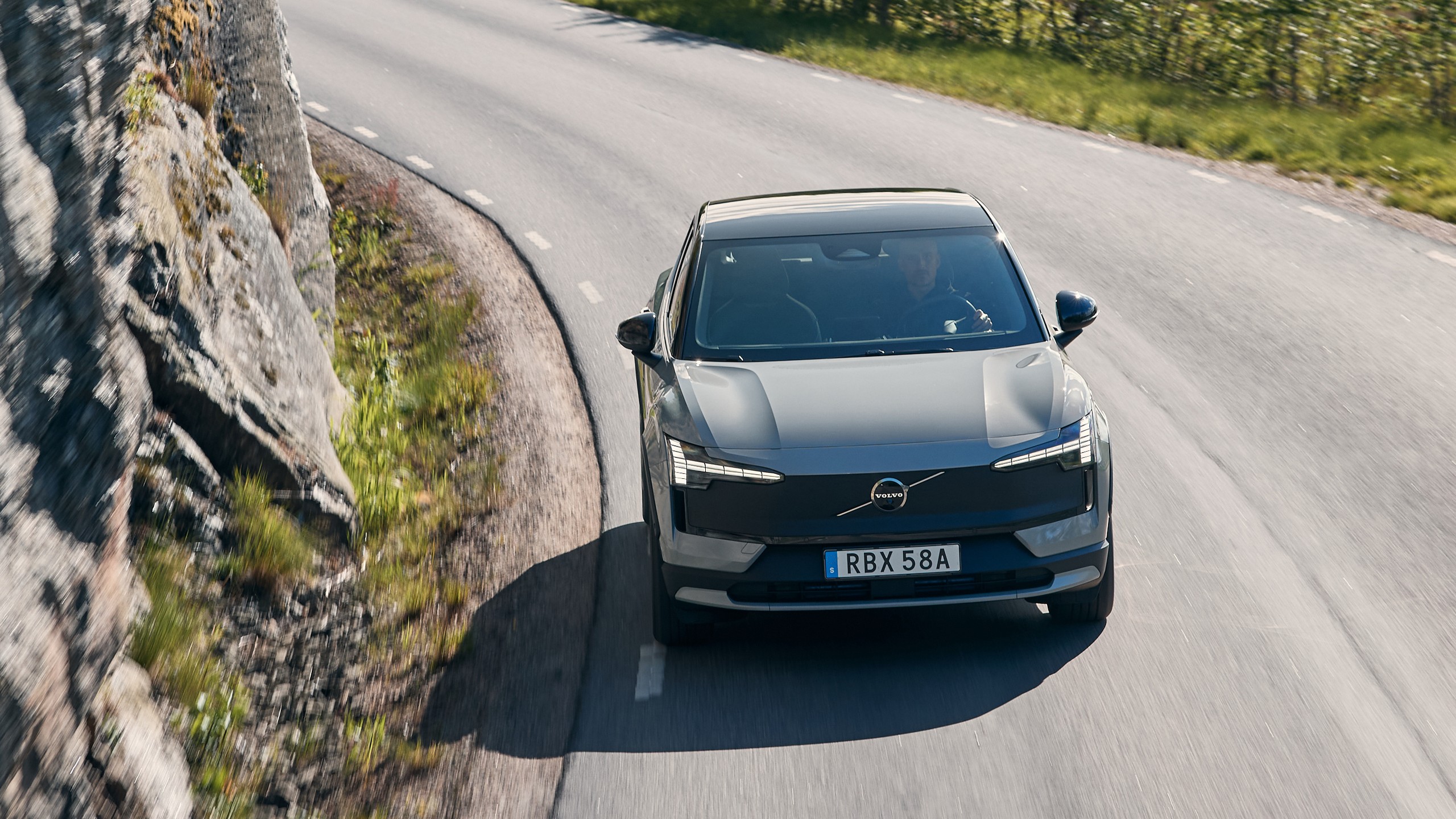 2026 Volvo EX30 Cross Country 18