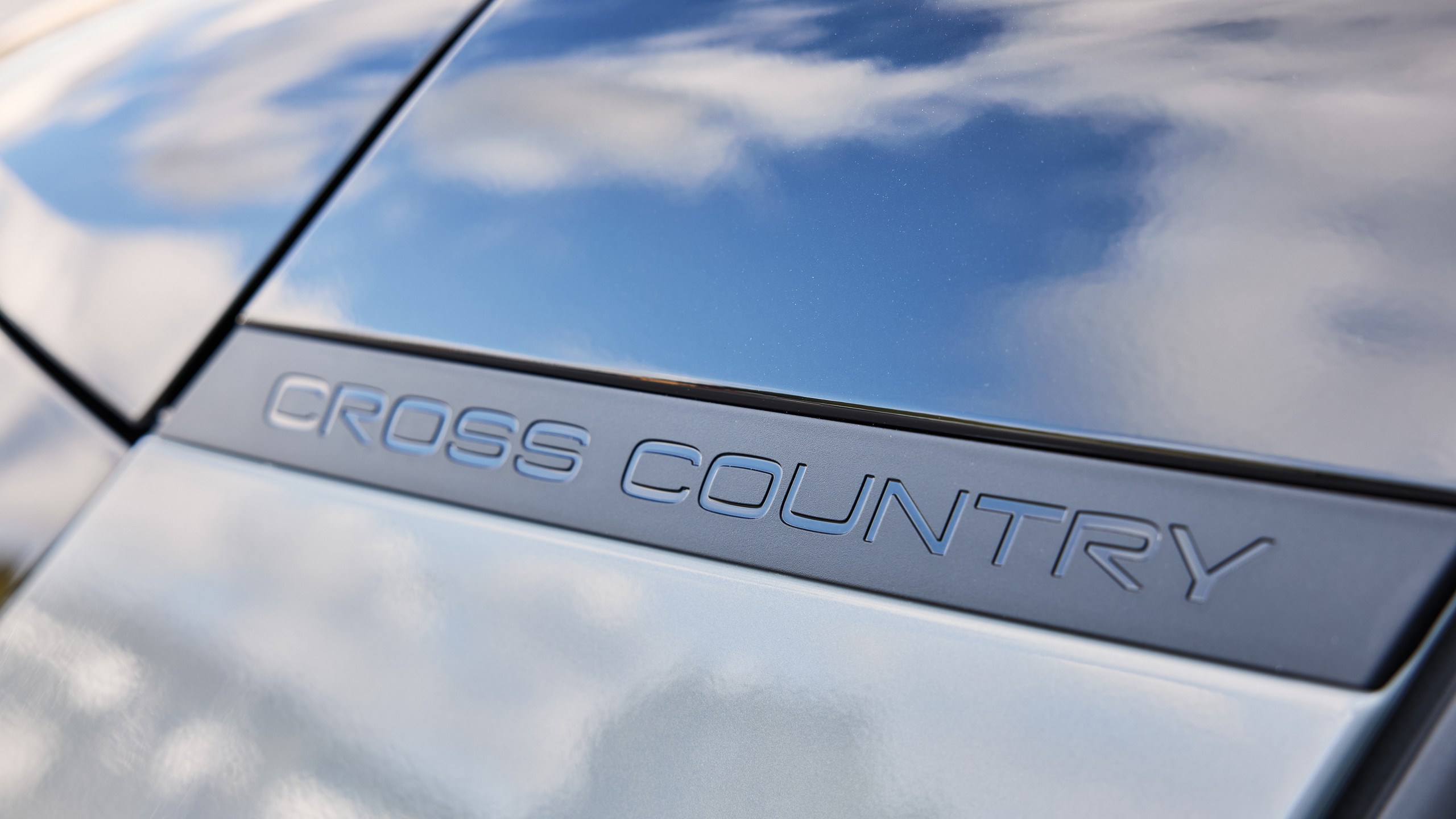 2026 Volvo EX30 Cross Country 21