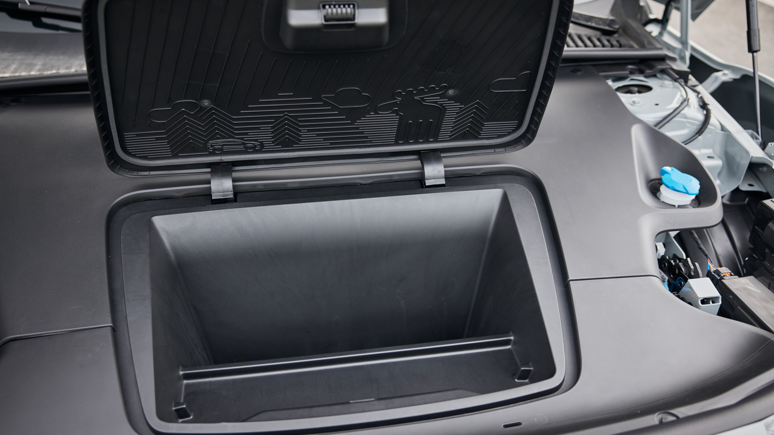 2026 Volvo EX30 Cross Country 24