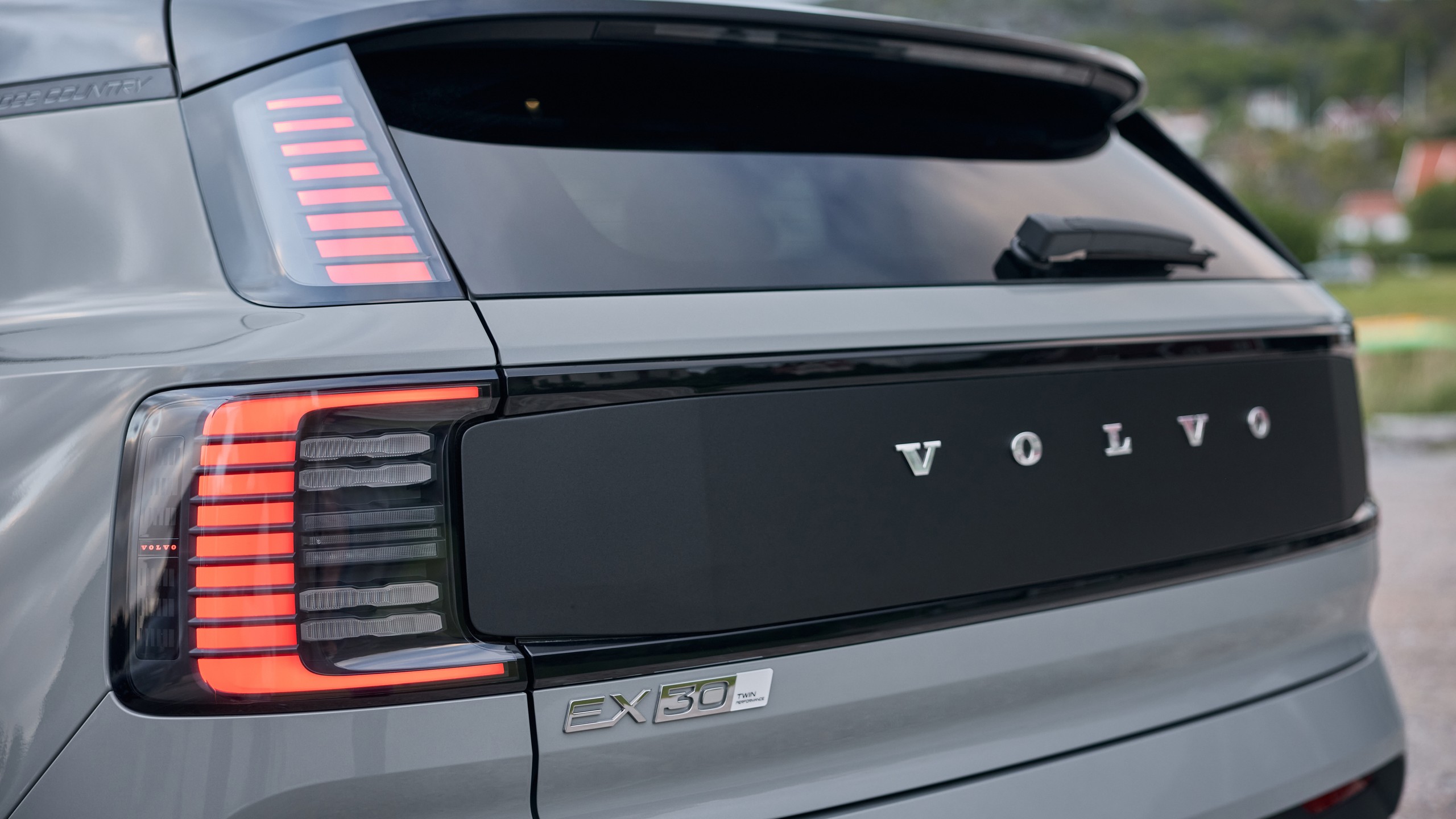 2026 Volvo EX30 Cross Country 28