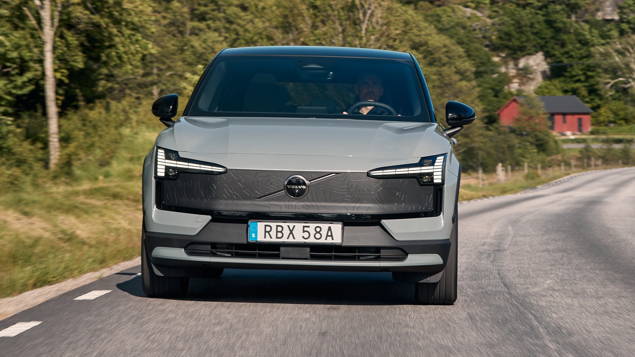 2026 Volvo EX30 Cross Country 32