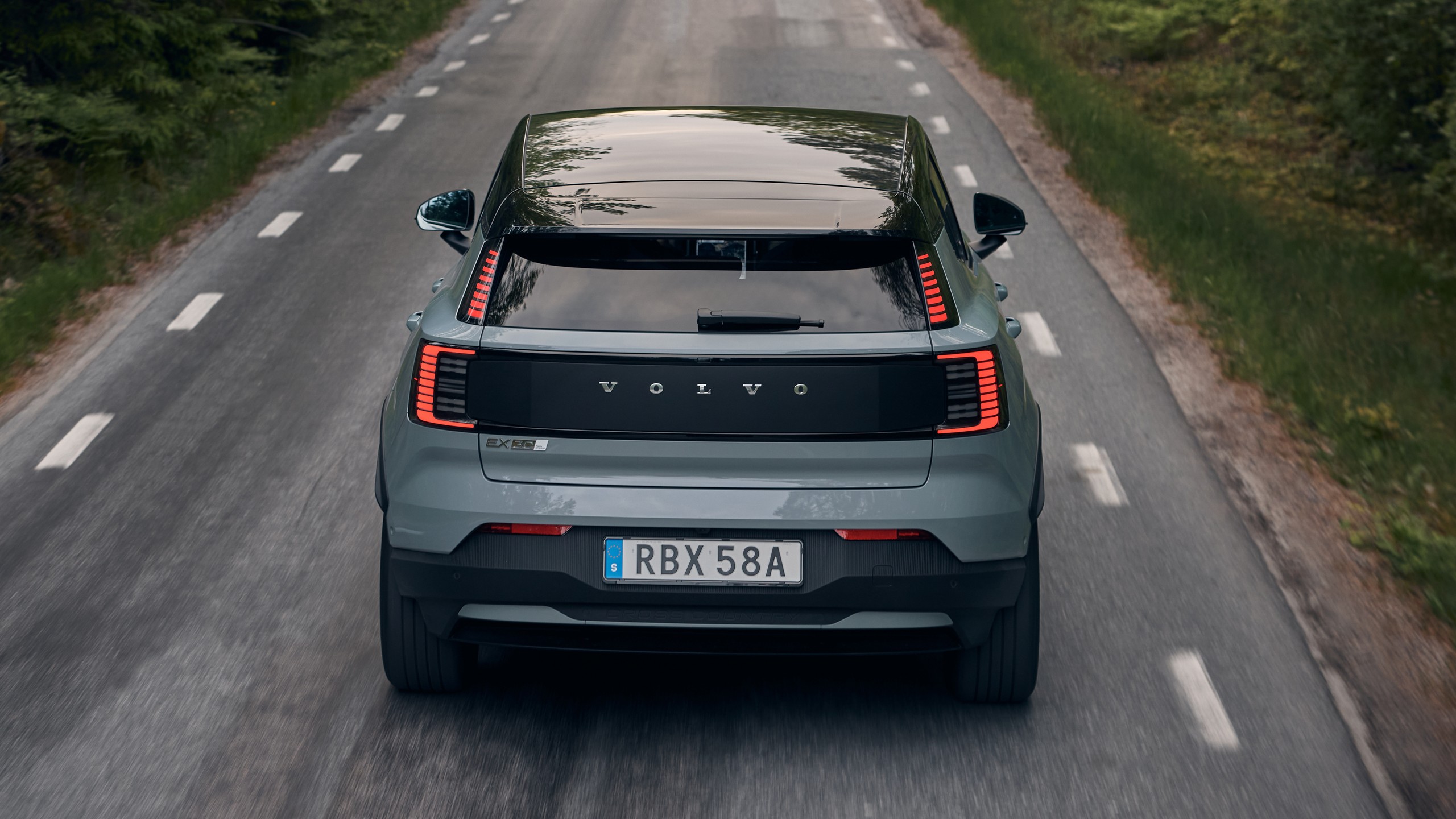 2026 Volvo EX30 Cross Country 38