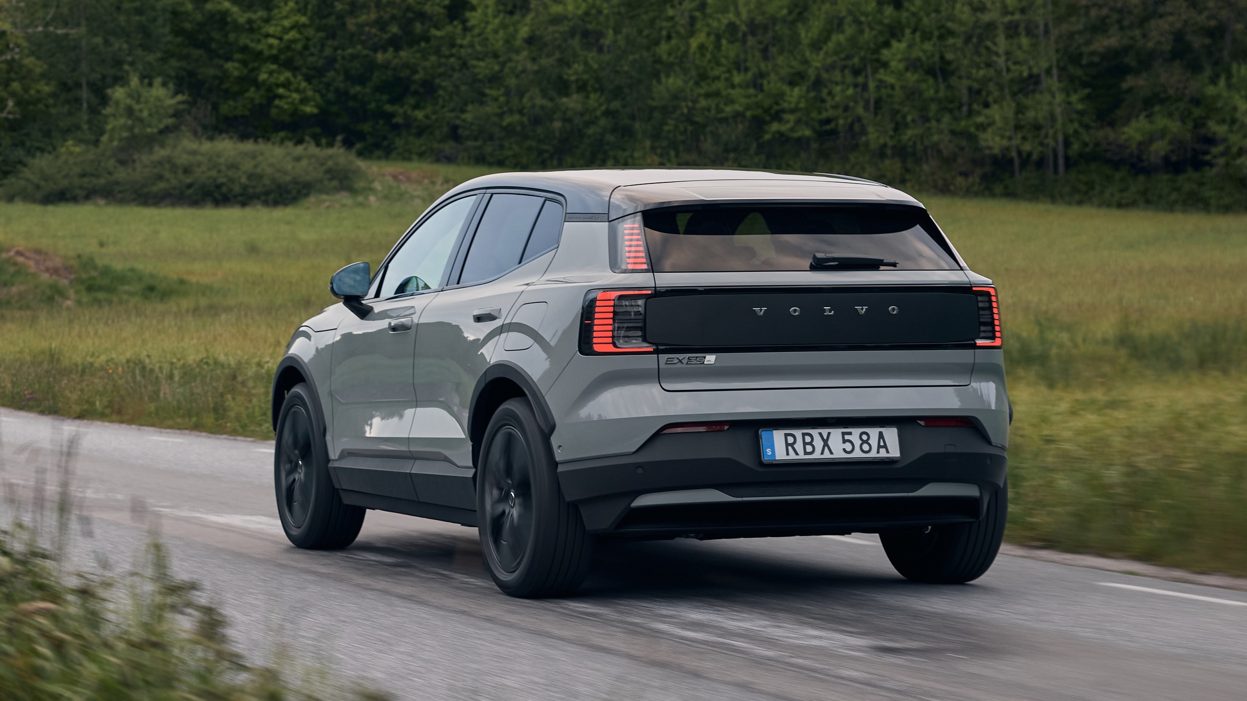 2026 Volvo EX30 Cross Country 39