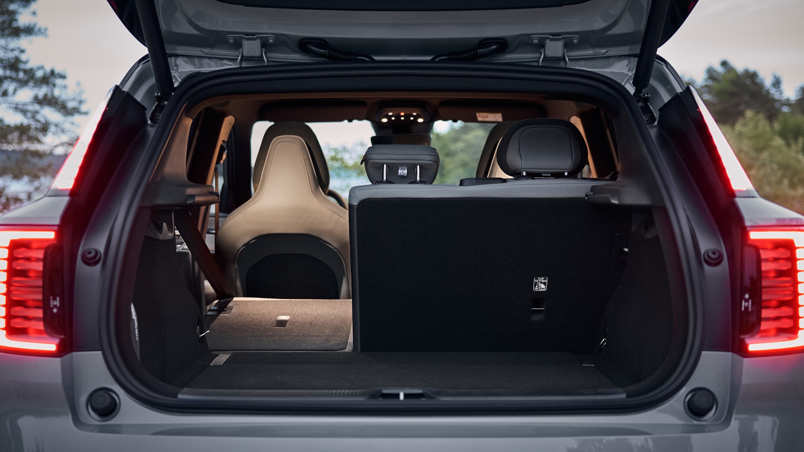 2026 Volvo EX30 Cross Country 41