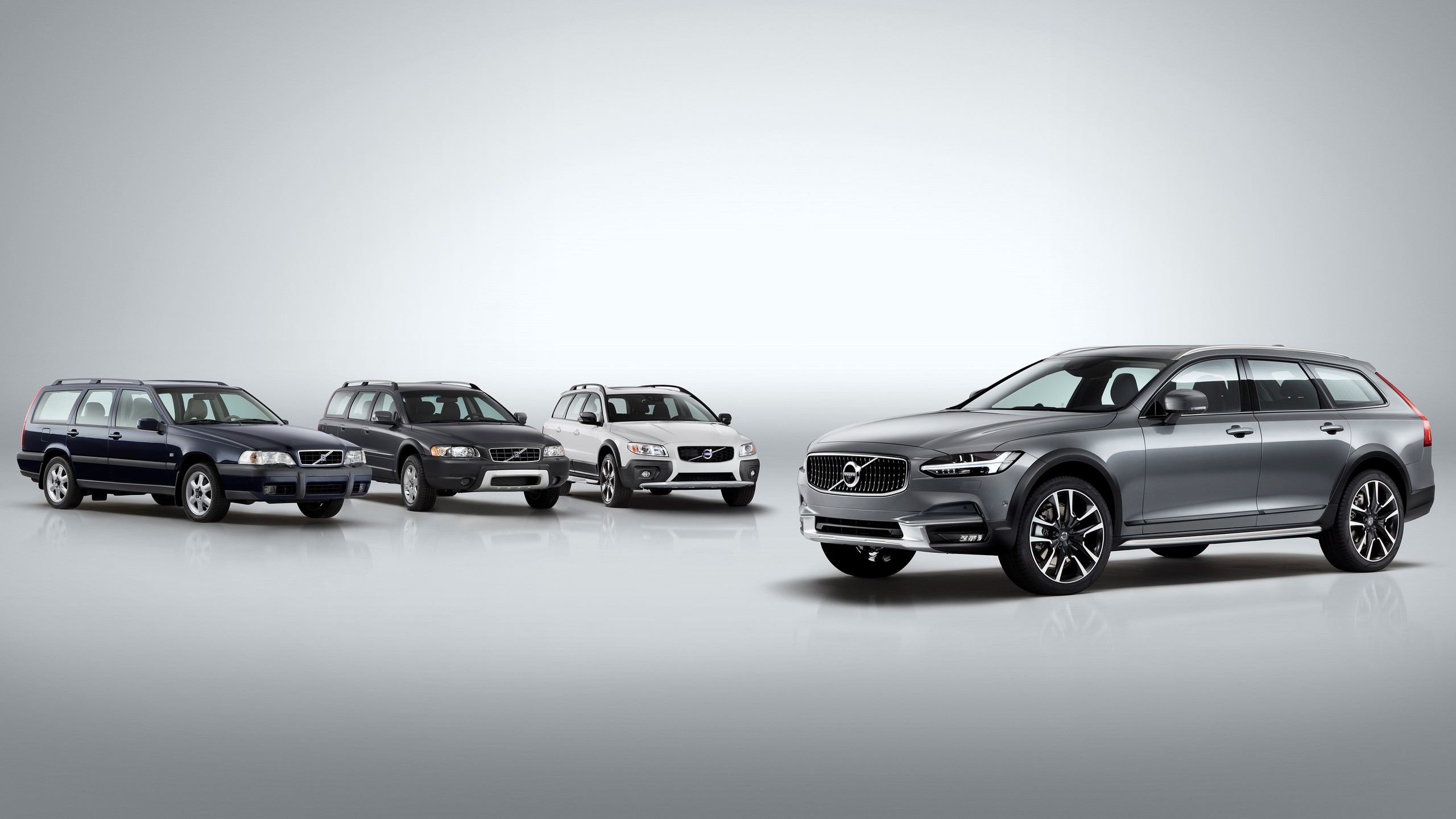 Volvo cross country wagon range
