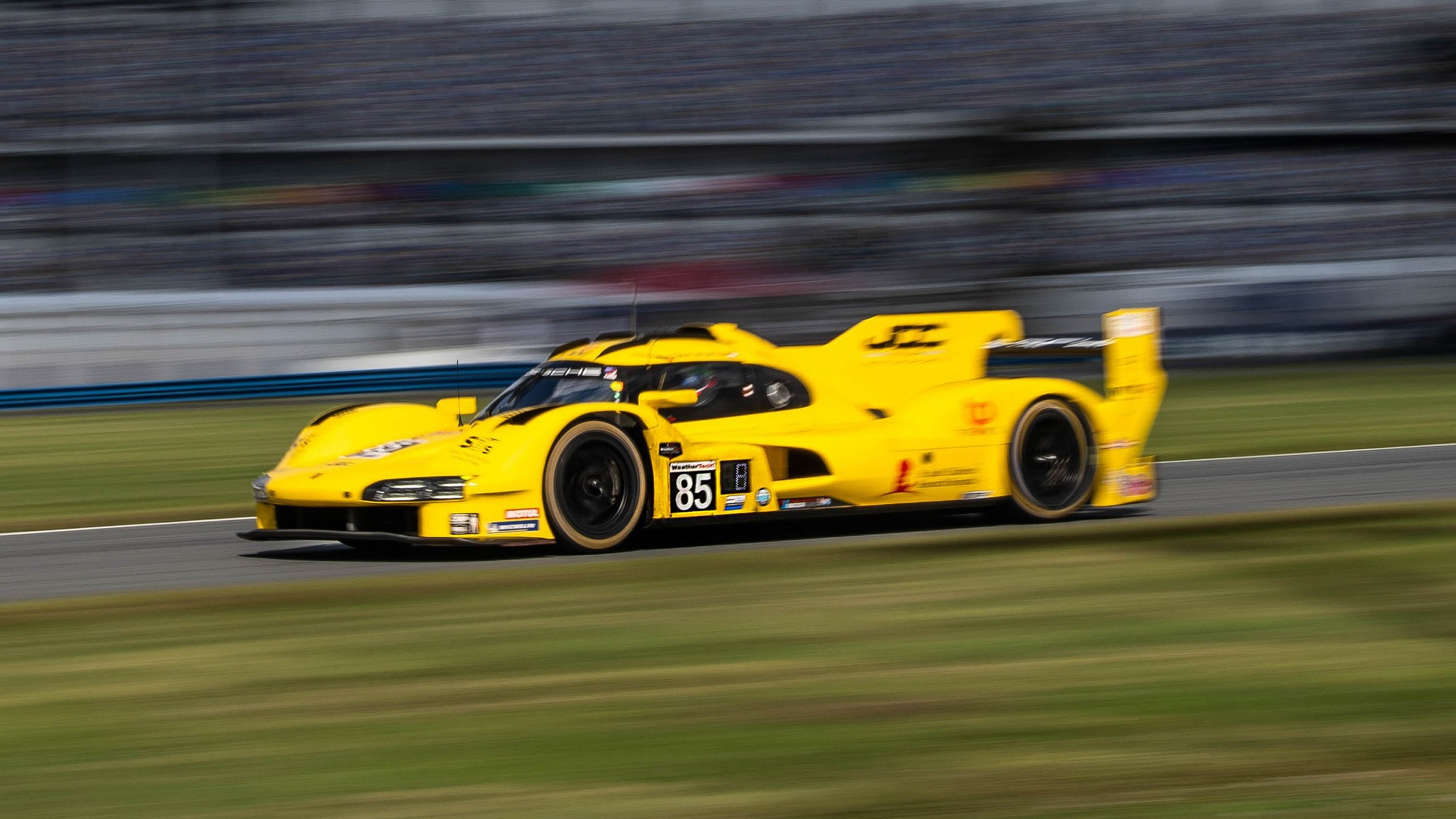 Porsche 963 Yellow Front