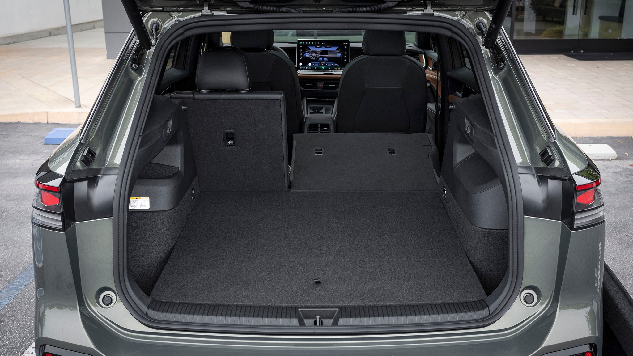 026 2025 Volkswagen Tiguan SEL R Line