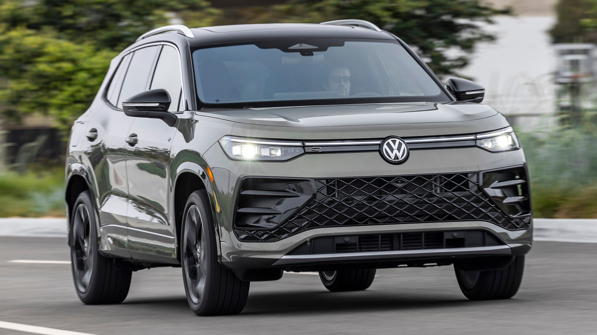 006 2025 Volkswagen Tiguan SEL R Line