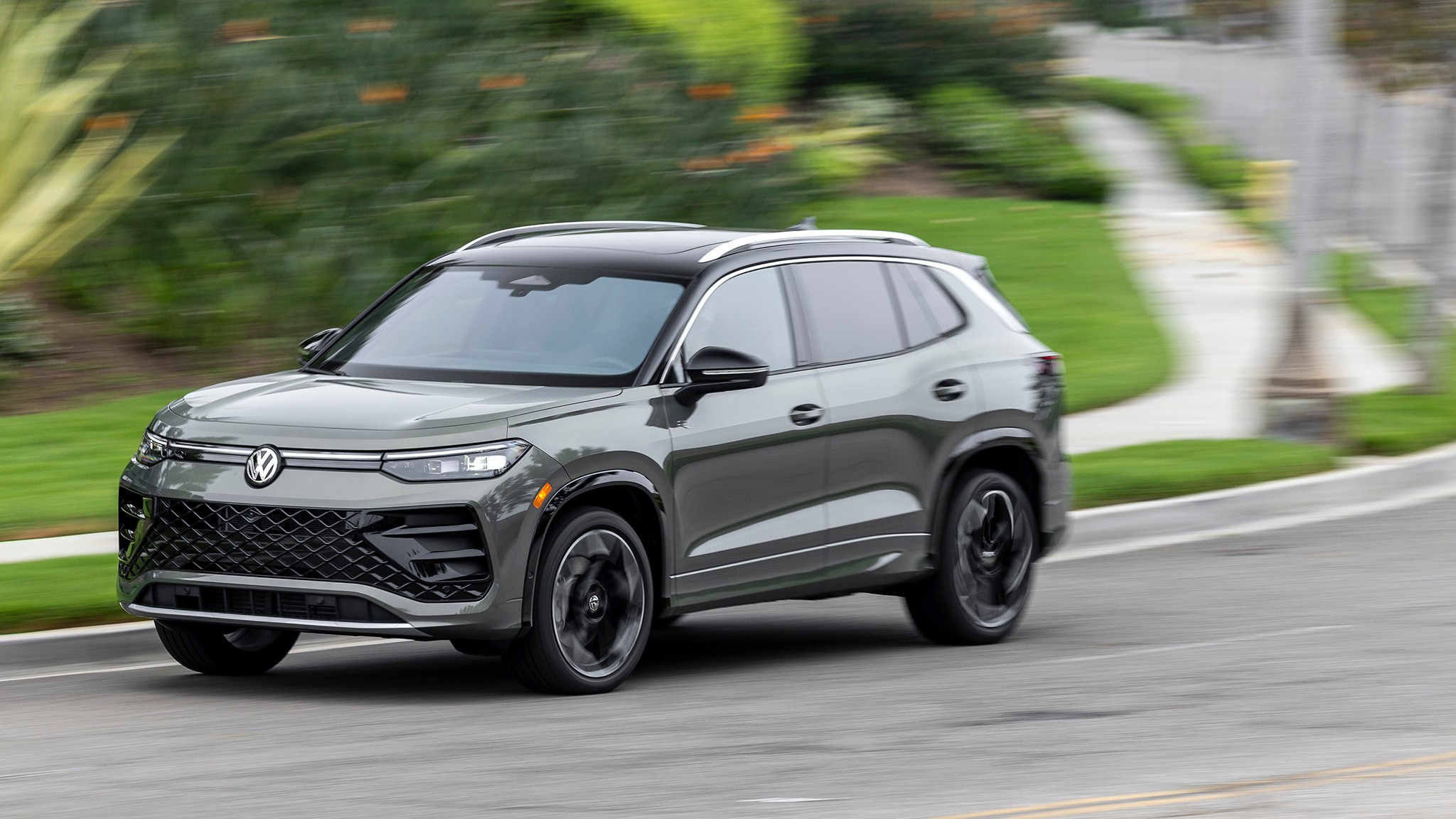 013 2025 Volkswagen Tiguan SEL R Line