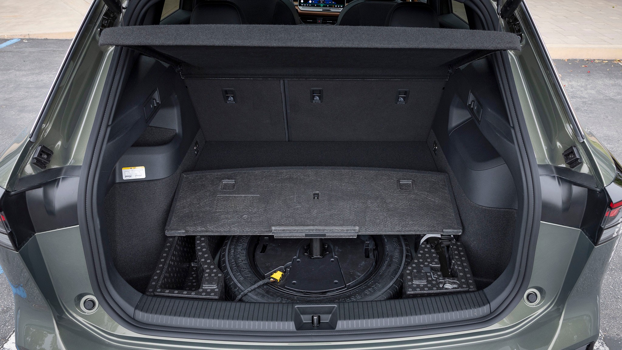 027 2025 Volkswagen Tiguan SEL R Line