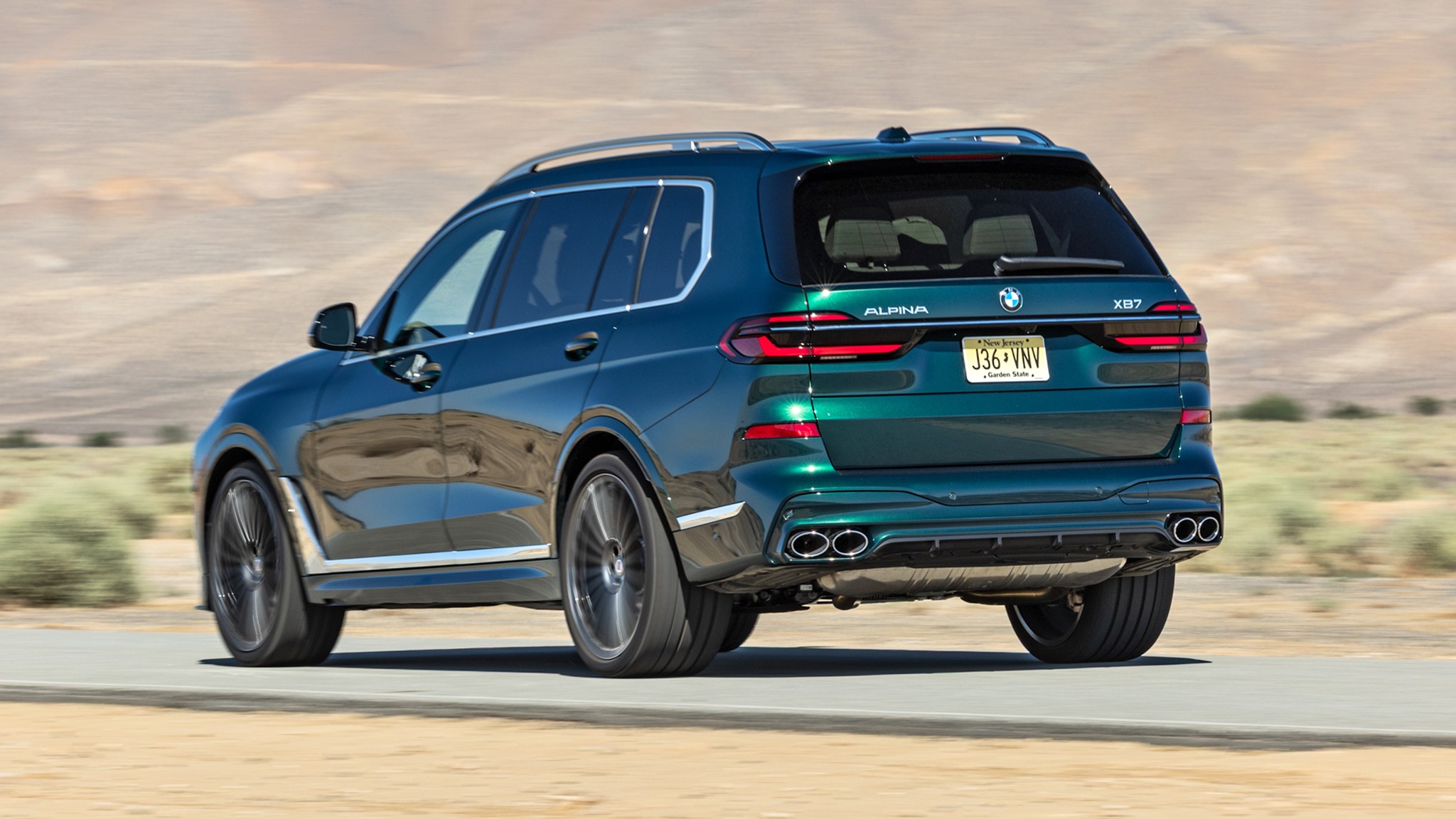 002 2025 BMW Alpina XB7