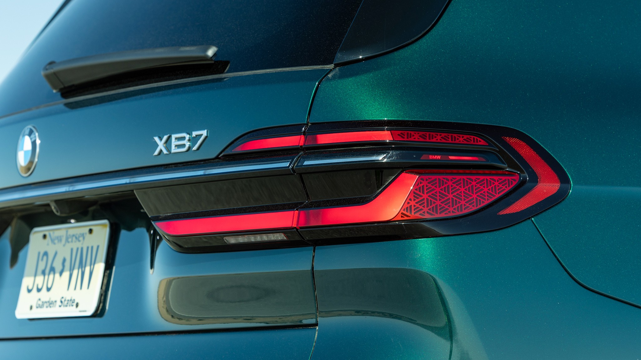 010 2025 BMW Alpina XB7