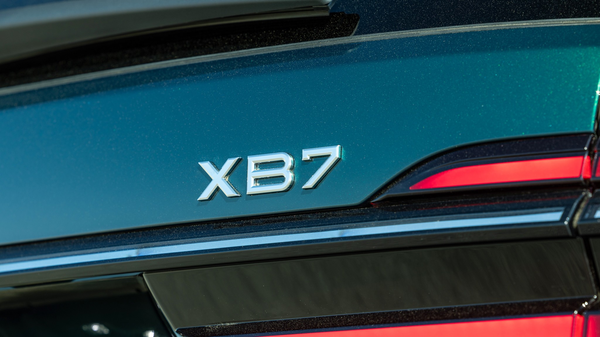 012 2025 BMW Alpina XB7