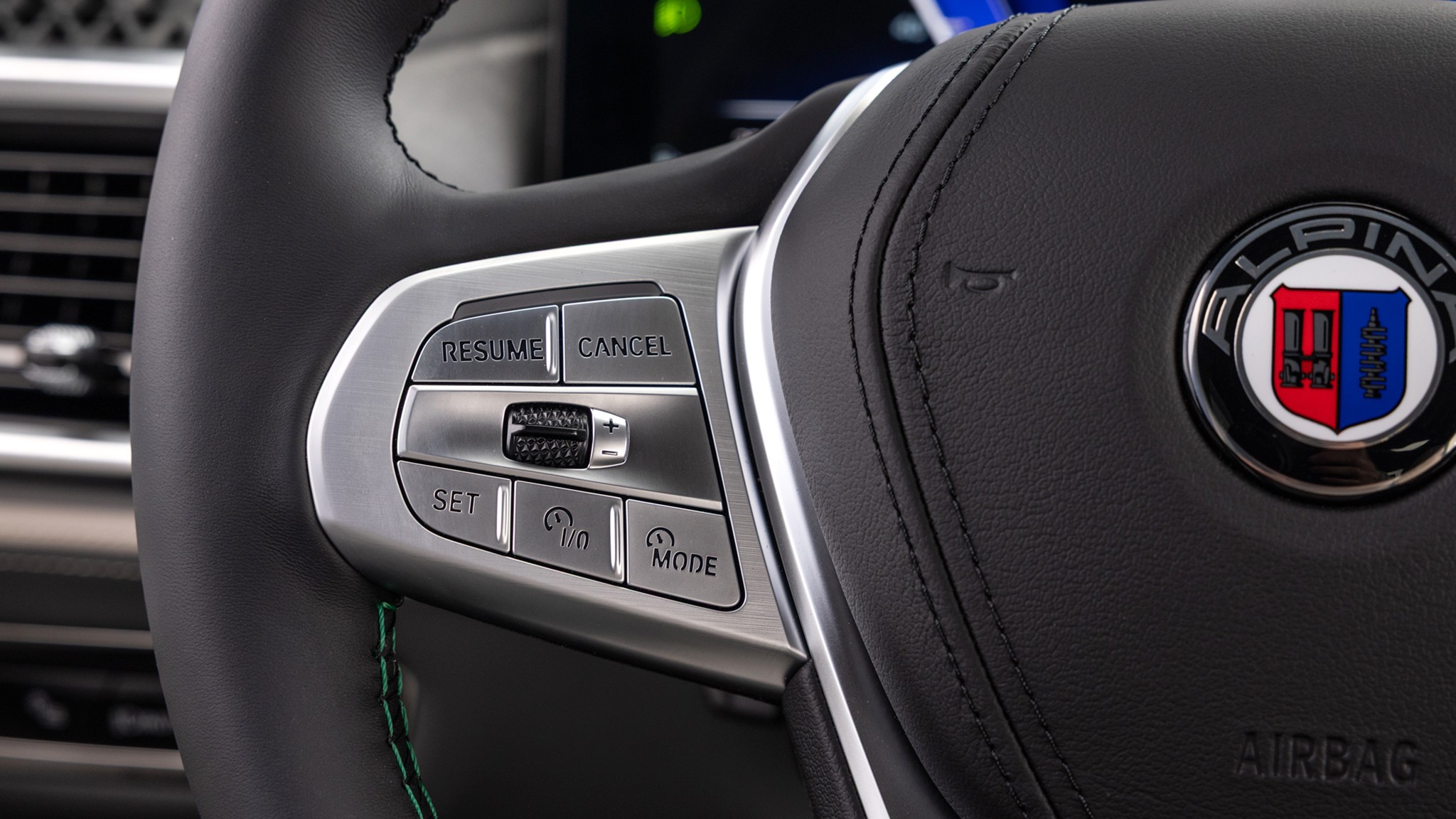 025 2025 BMW Alpina XB7