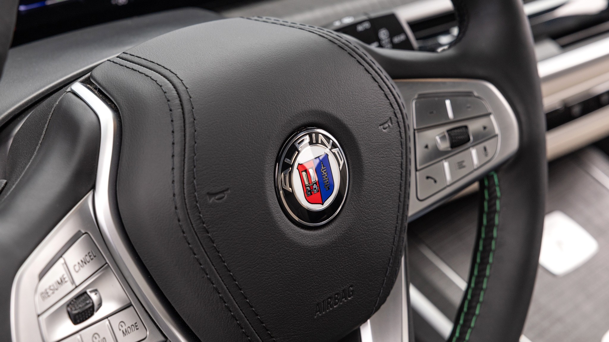 028 2025 BMW Alpina XB7