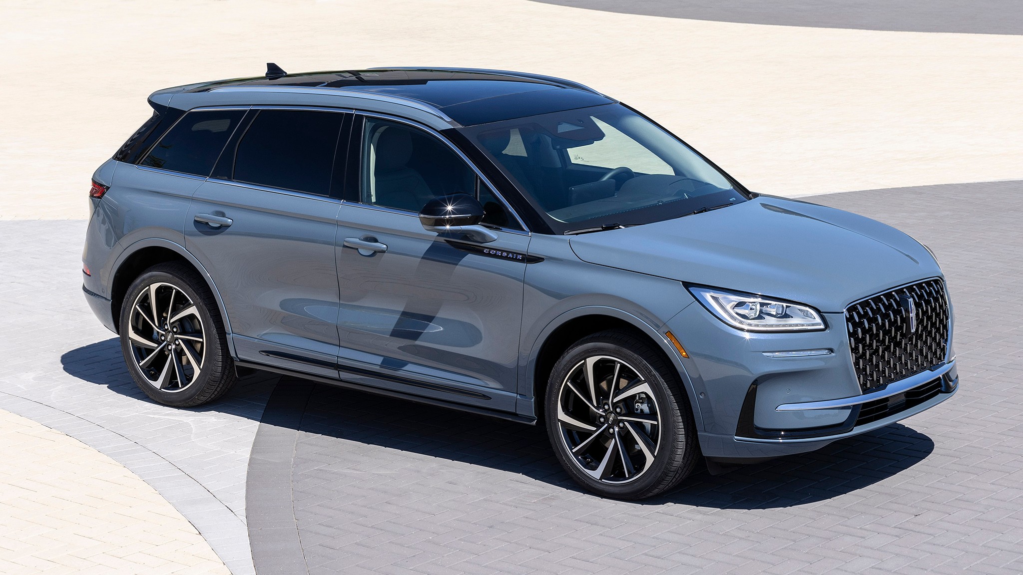 1 2026 Lincoln Corsair Grand Touring front view