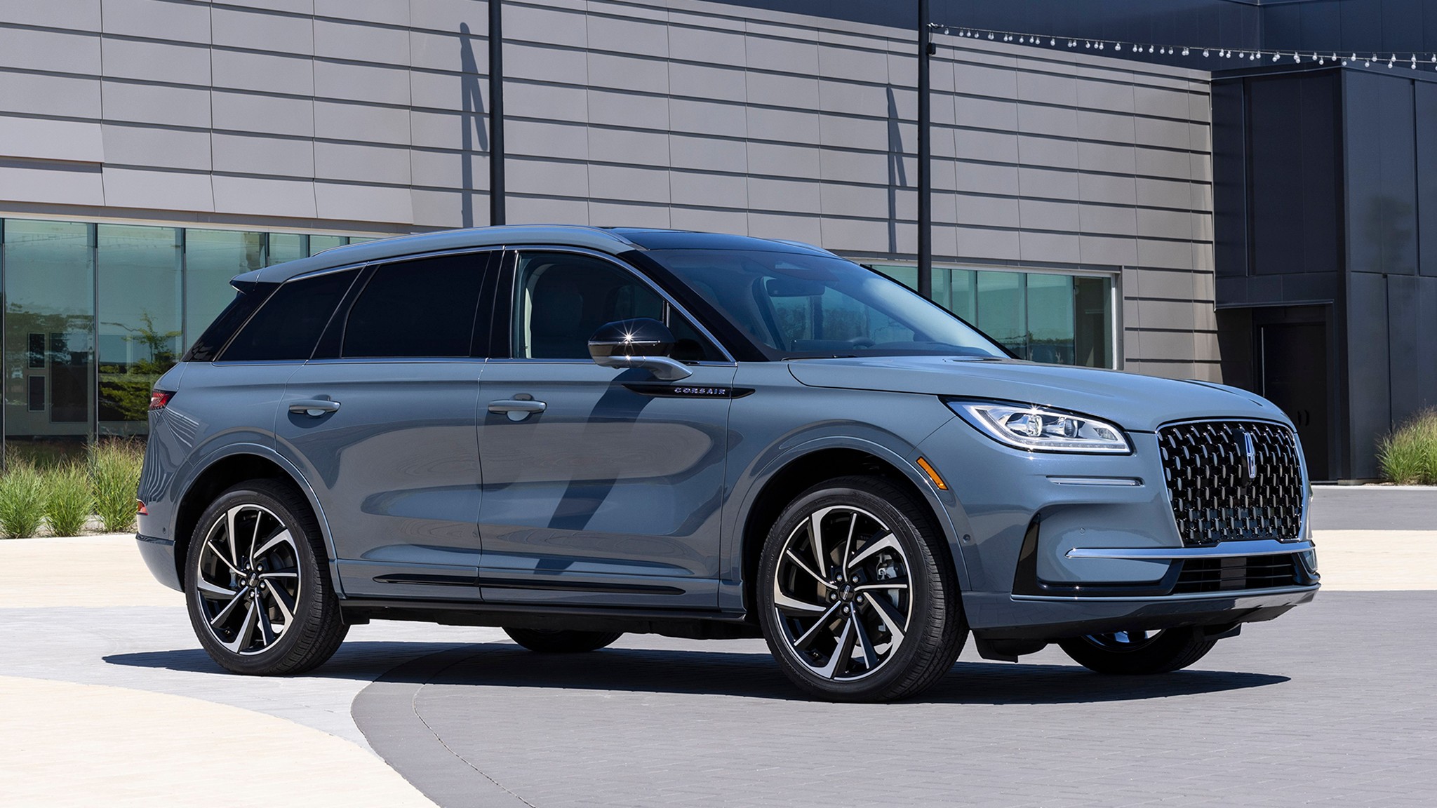 19 2026 Lincoln Corsair Grand Touring front view