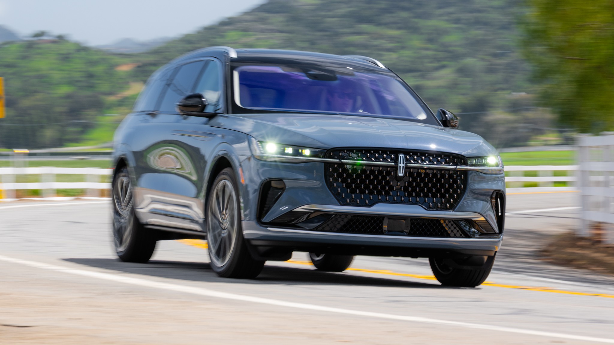 22 2026 Lincoln Nautilus front view