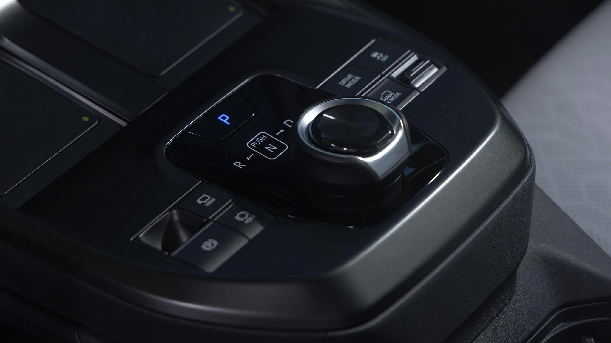 2025 Subaru Uncharted gear selector and center tunnel buttons