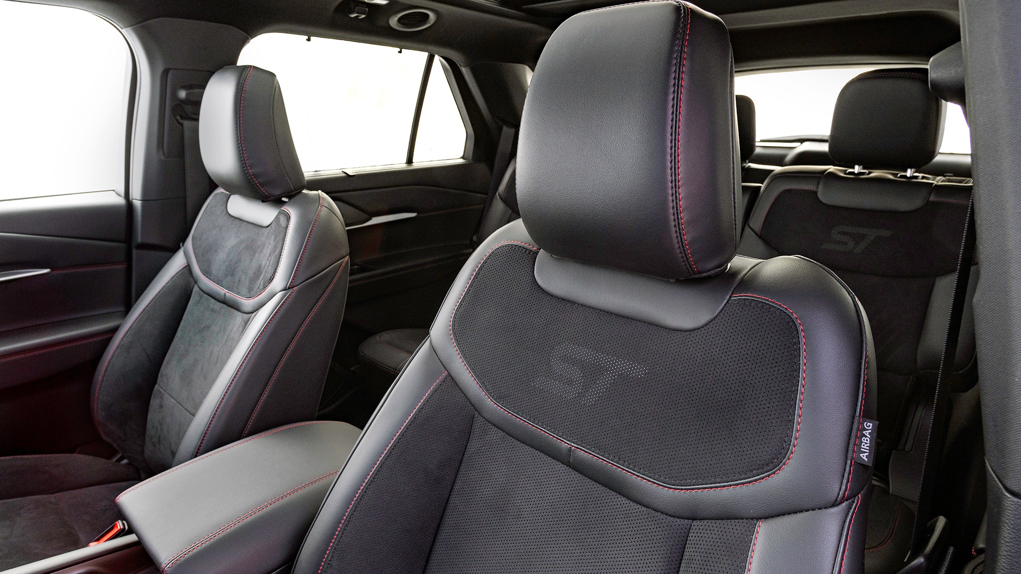 025 2025 Ford Explorer ST