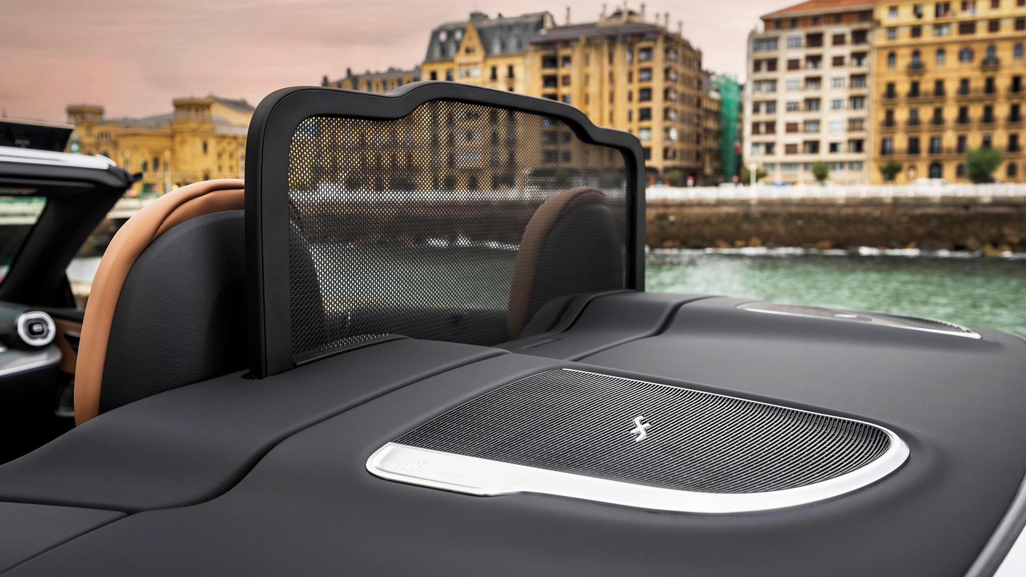 32 2025 Mercedes Benz AMG CLE53 Cabriolet first drive