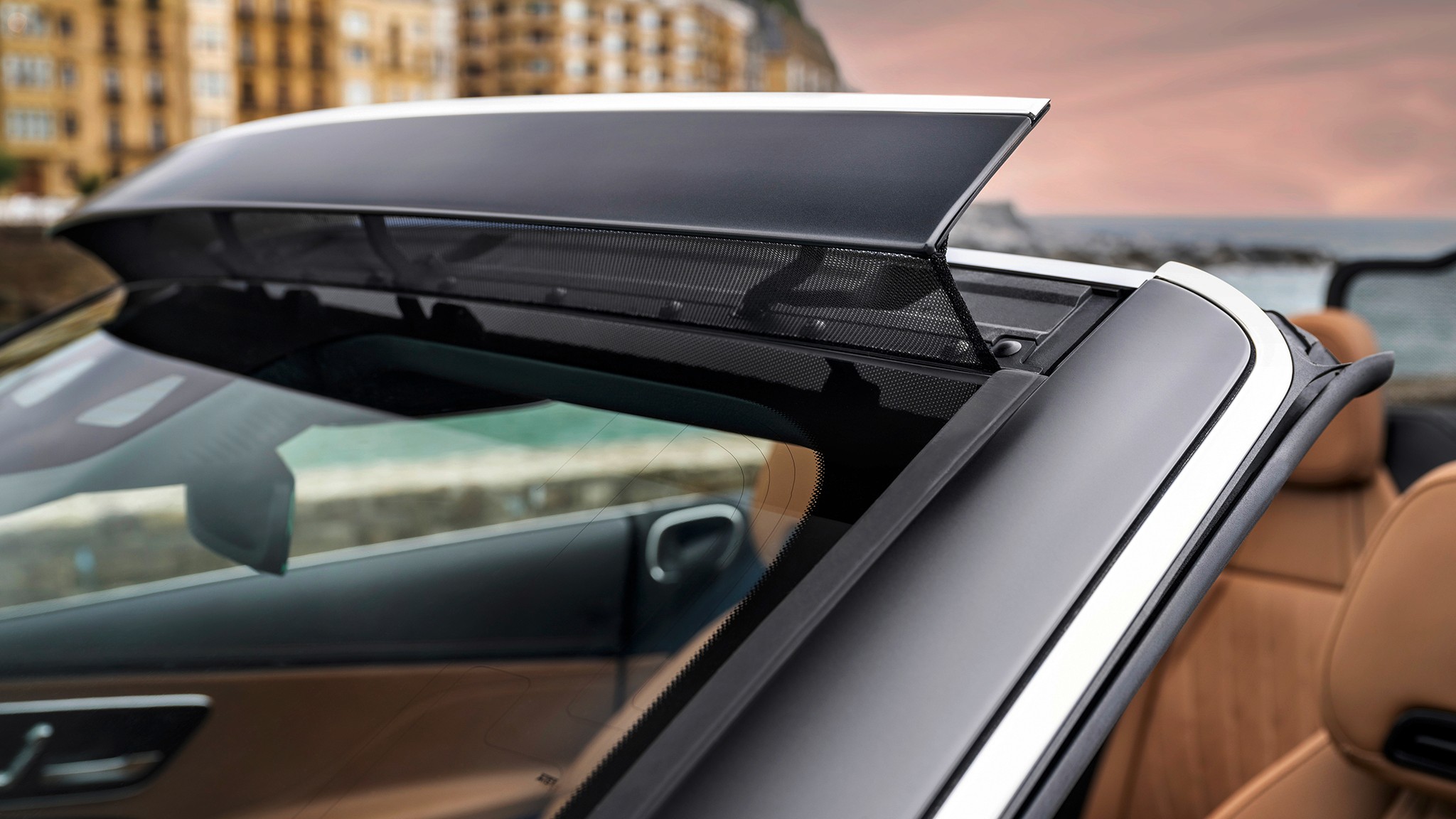 33 2025 Mercedes Benz AMG CLE53 Cabriolet first drive