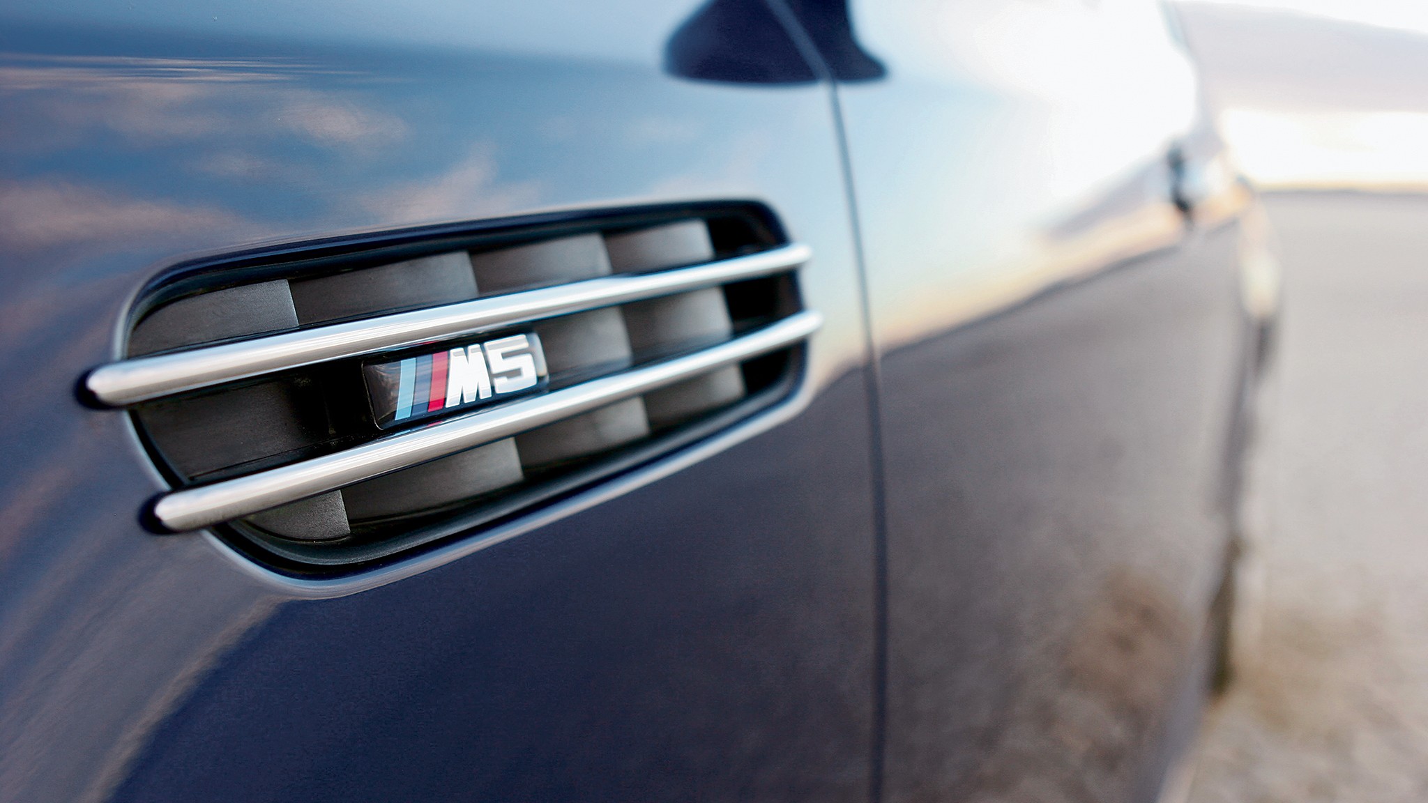 018 2006 bmw m5 vs mercedes benz cls55 amg