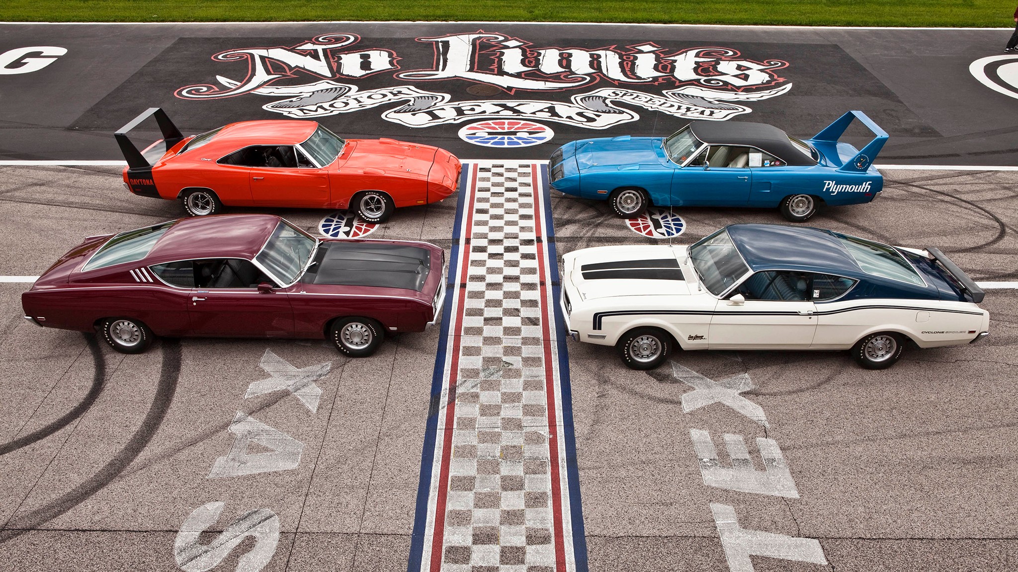 002 1969 dodge charger dayton vs 1970 plymouth road runner superbird vs 1969 ford torino talladega vs 1969 mercury cyclone spoiler ii