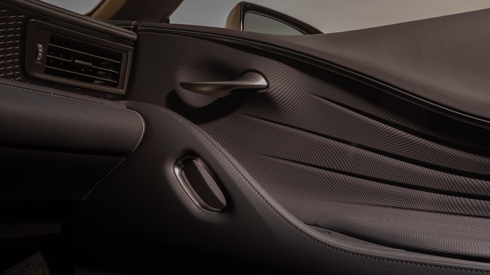 2026 Lexus LC500 V8 Coupe Convertible 34