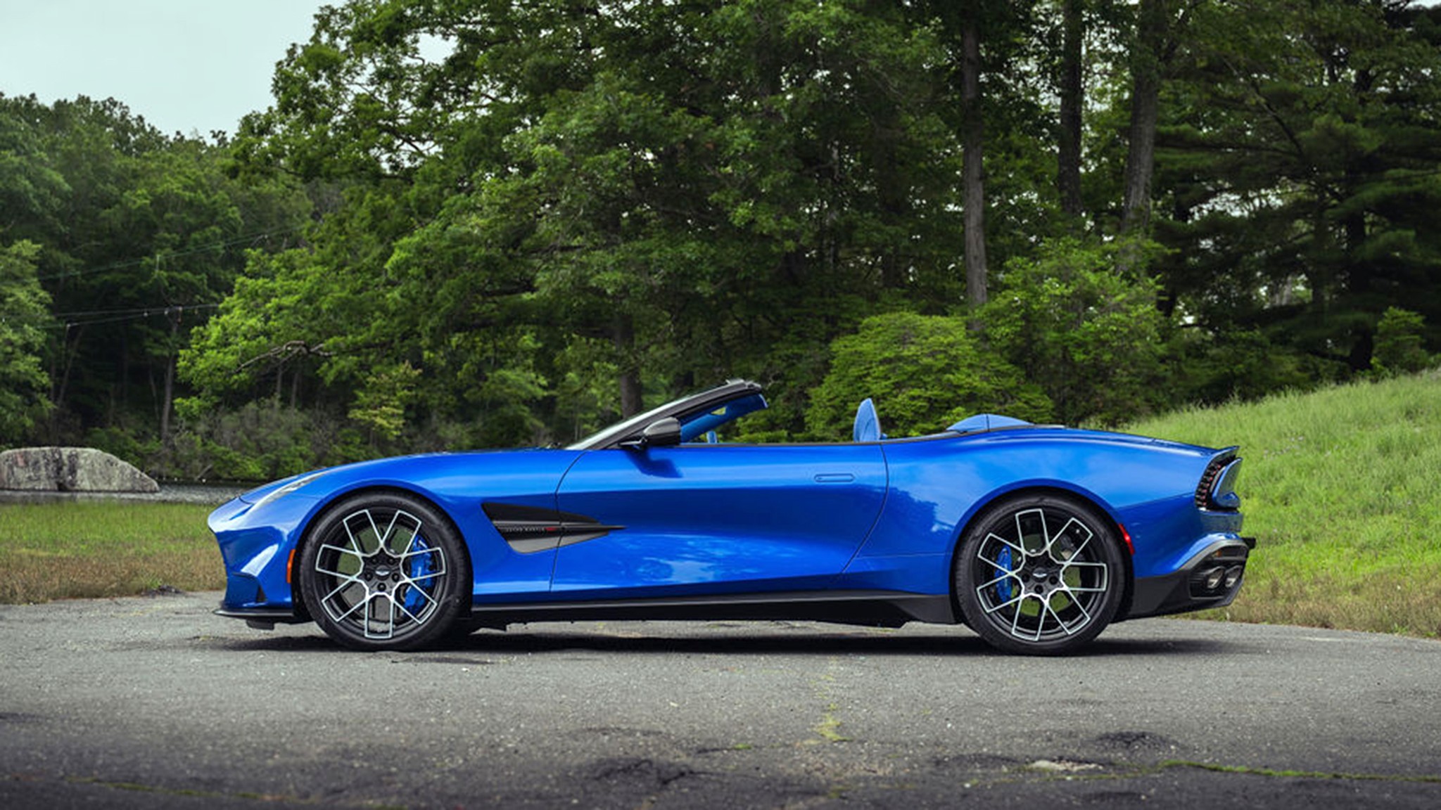 16 2026 Aston Martin Vanquish Volante Morpheus Blue fd