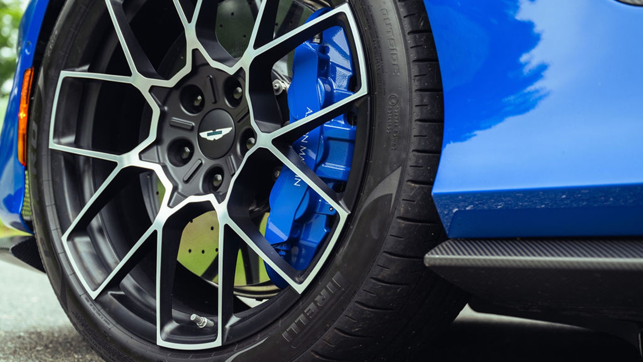 20 2026 Aston Martin Vanquish Volante Morpheus Blue fd