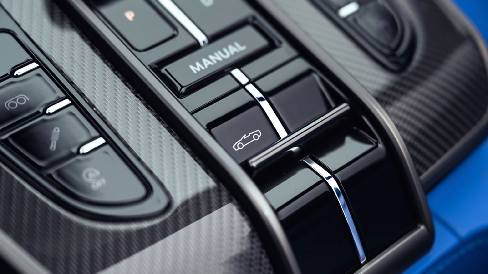 42 2026 Aston Martin Vanquish Volante Morpheus Blue fd