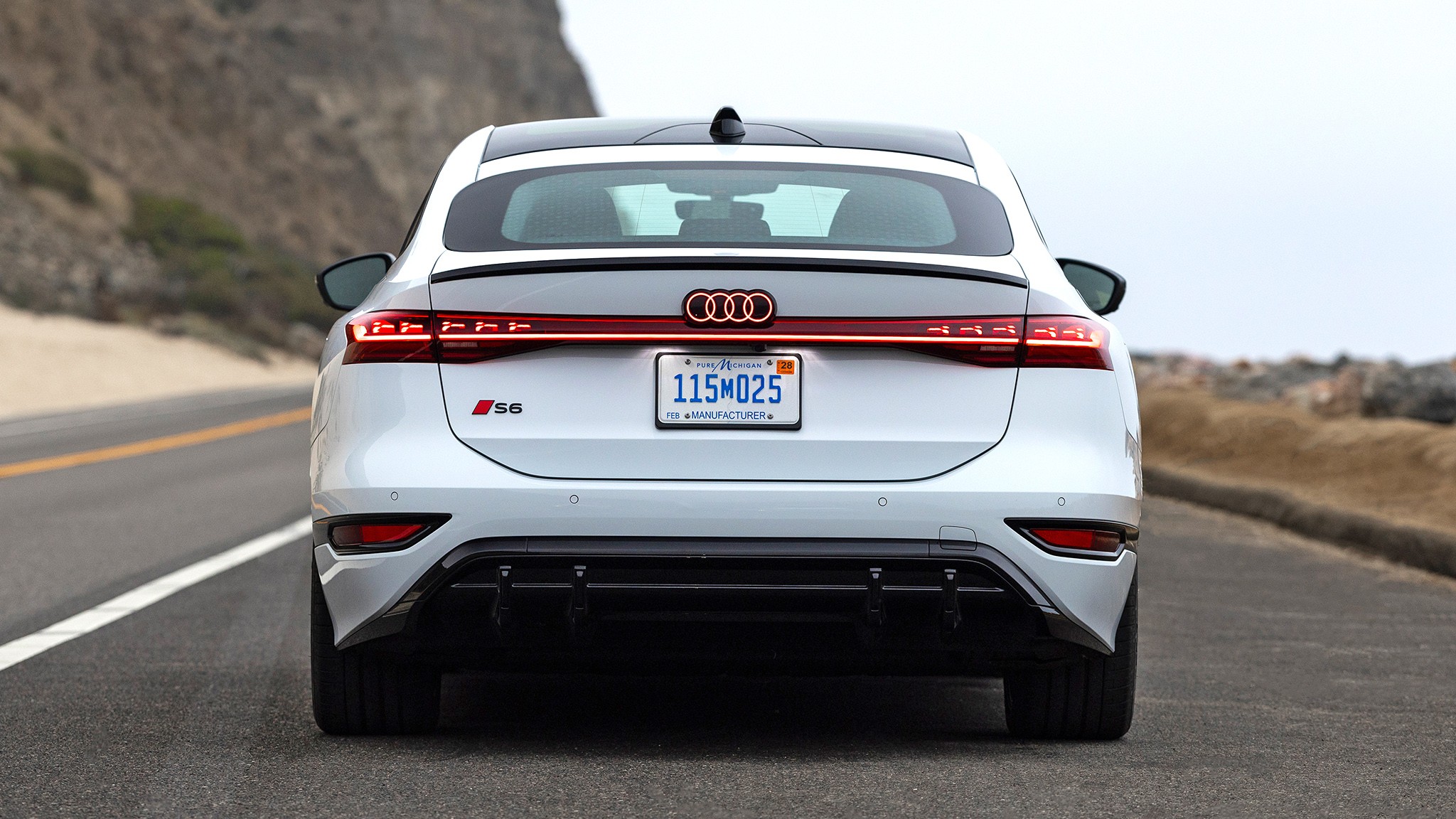 2025 audi s6 e glacier white 58