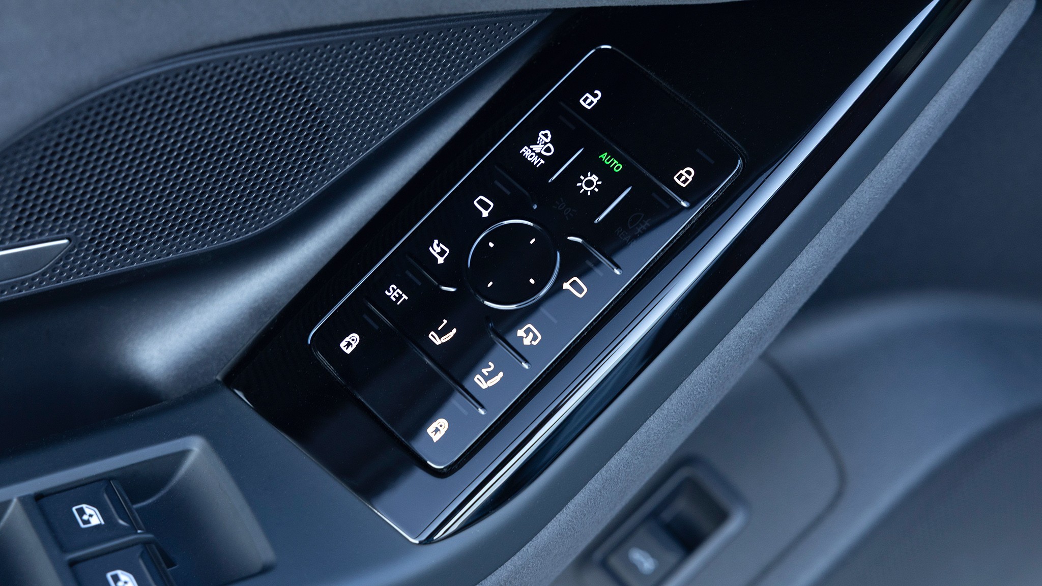 2025 audi s6 e glacier white 70