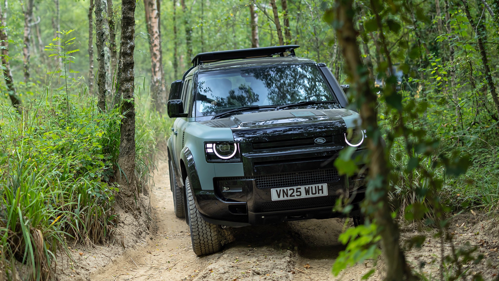 22 2026 Land Rover Defender Trophy