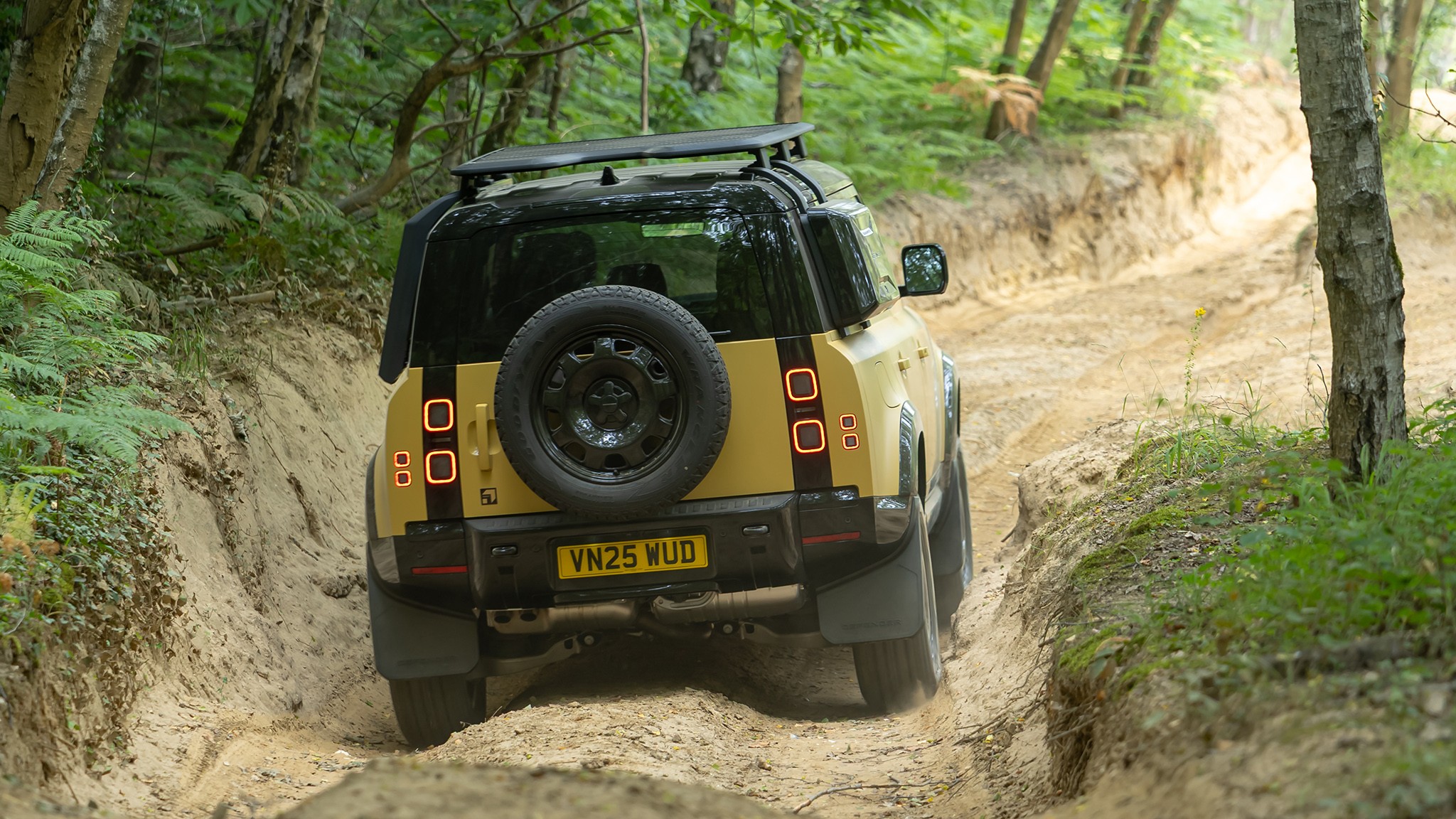 24 2026 Land Rover Defender Trophy